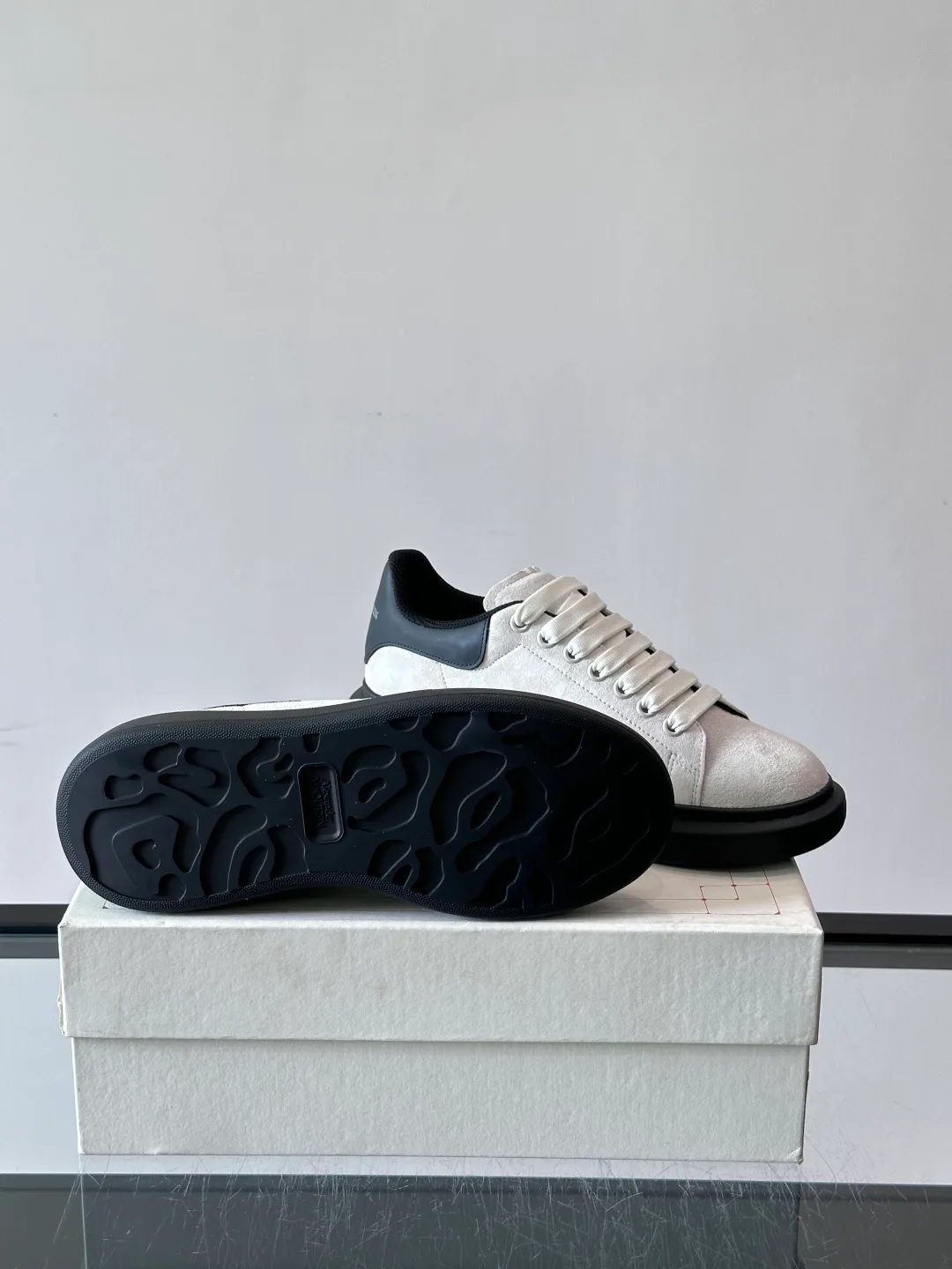 Кроссовки Женские Alexander Mcqueen 17447549