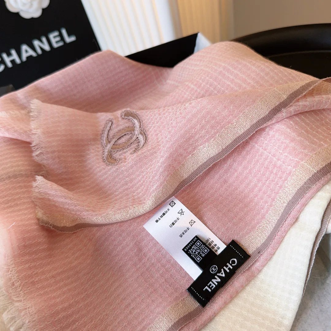 Шарфы Chanel 18627104
