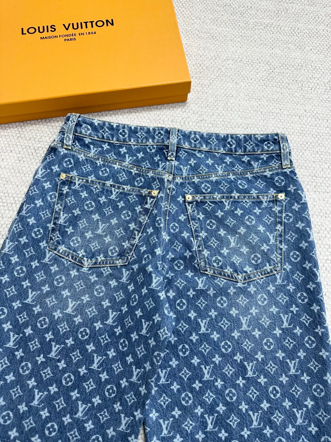 Джинсы Женские Louis Vuitton 4627540
