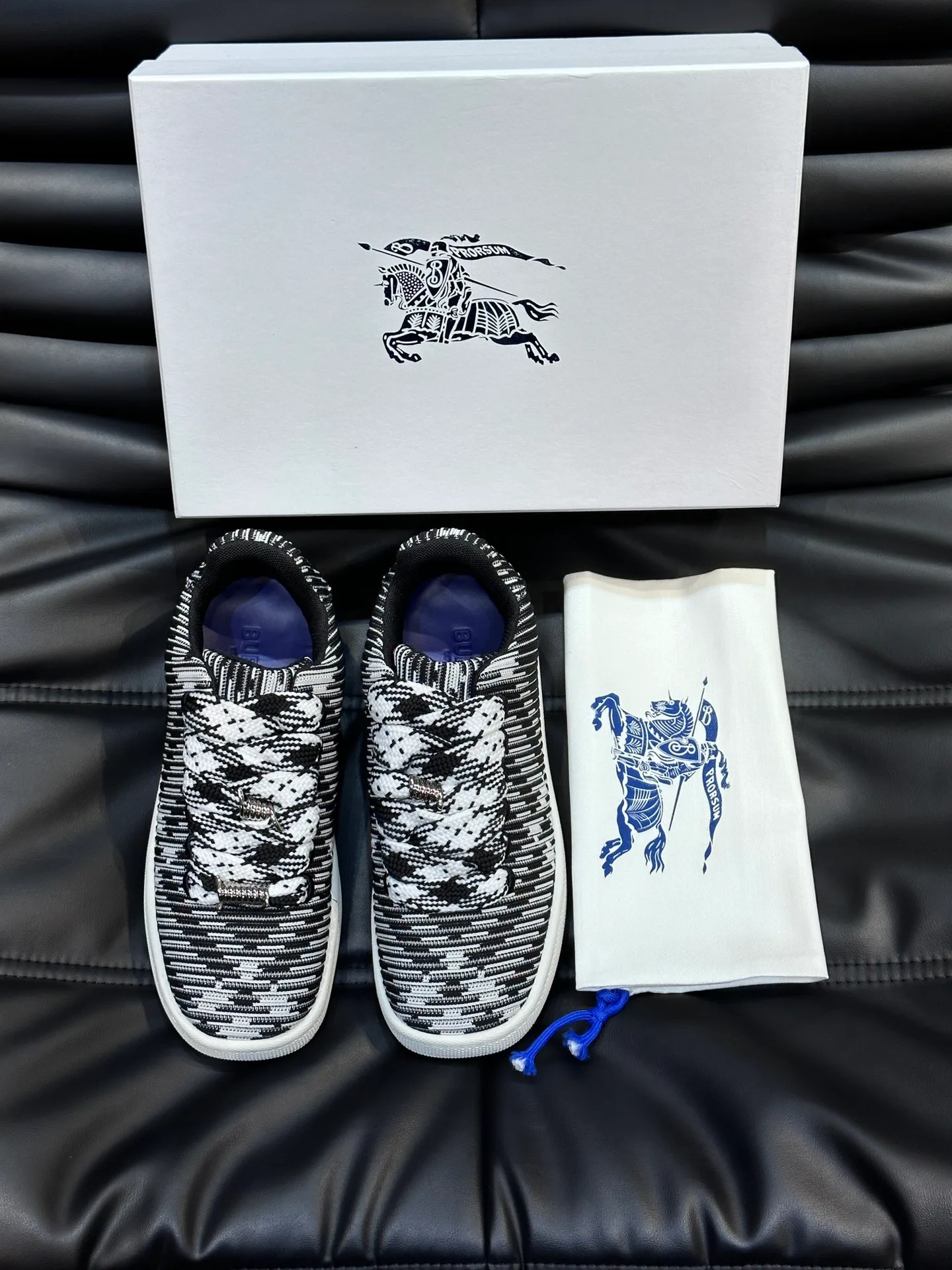 Кроссовки Женские Burberry 18744099