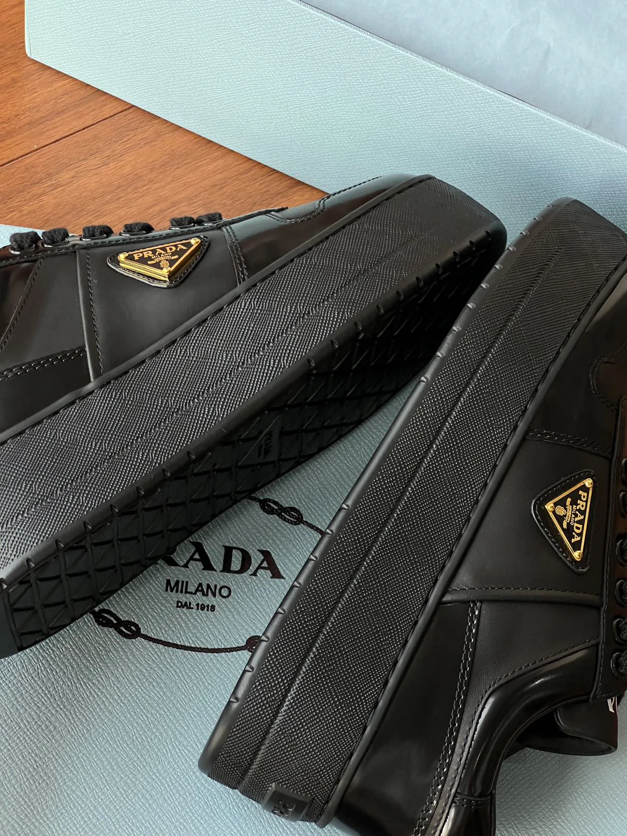 Кроссовки Женские Prada 18170777