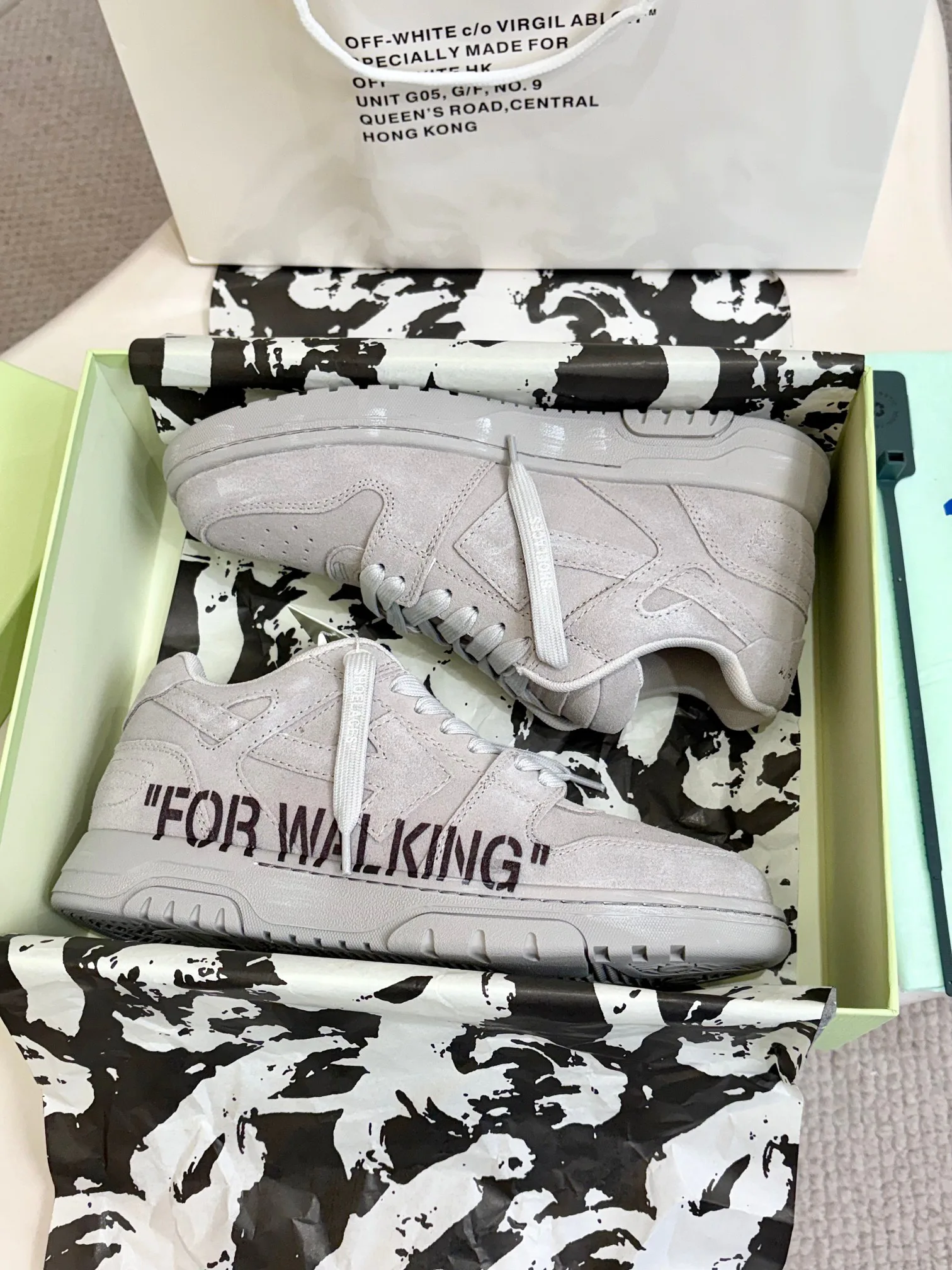 Кроссовки Женские Off-White 18437417