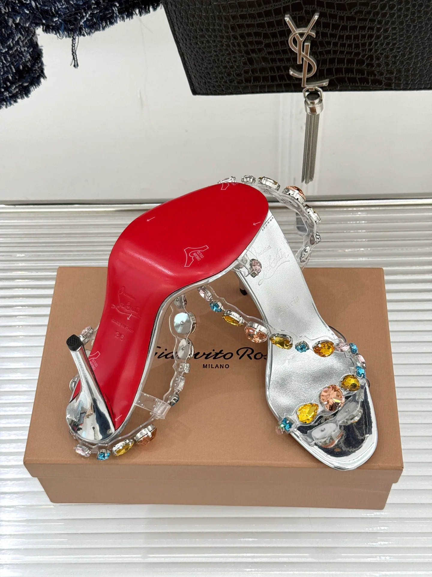 Босоножки Женские Christian Louboutin 3380431