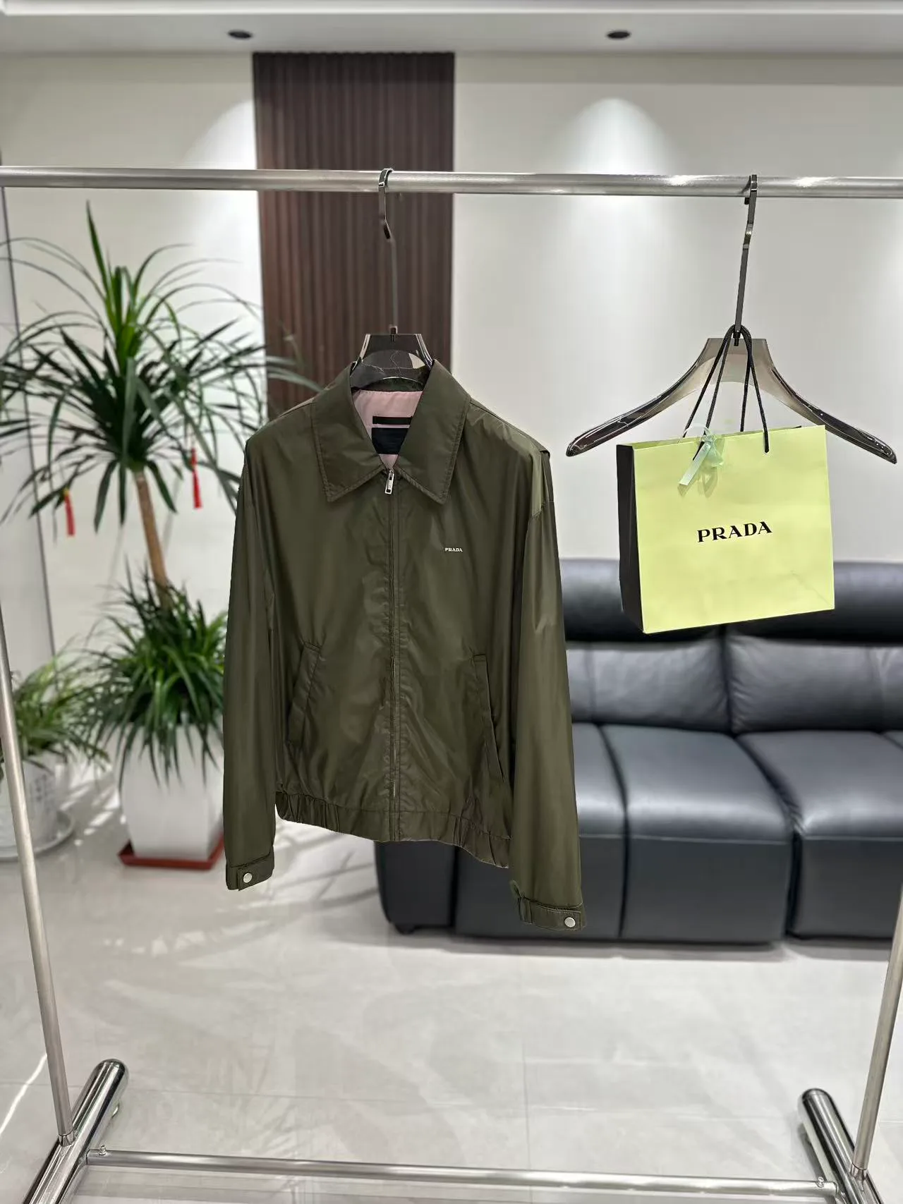 Куртки И Пуховики Мужские Prada 17944126