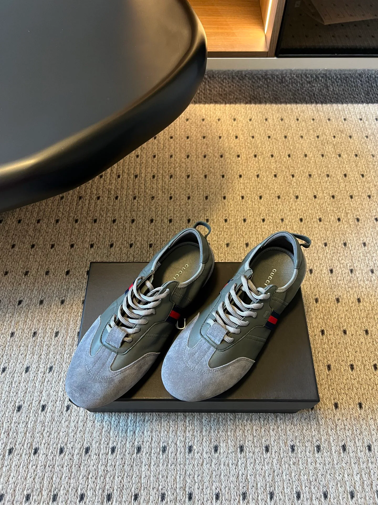 Кроссовки Женские Gucci 17419426