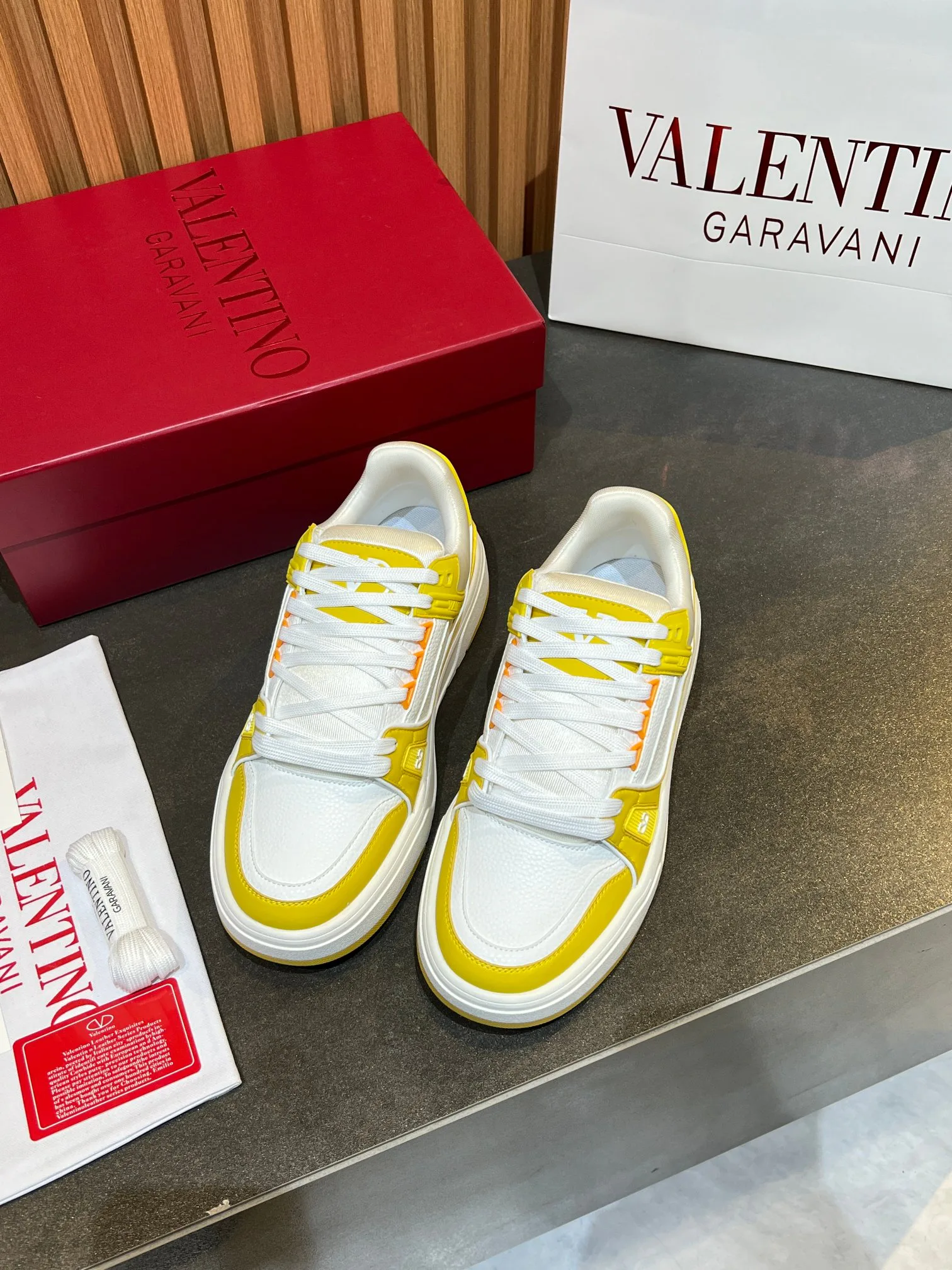 Кроссовки Женские Valentino 11575968
