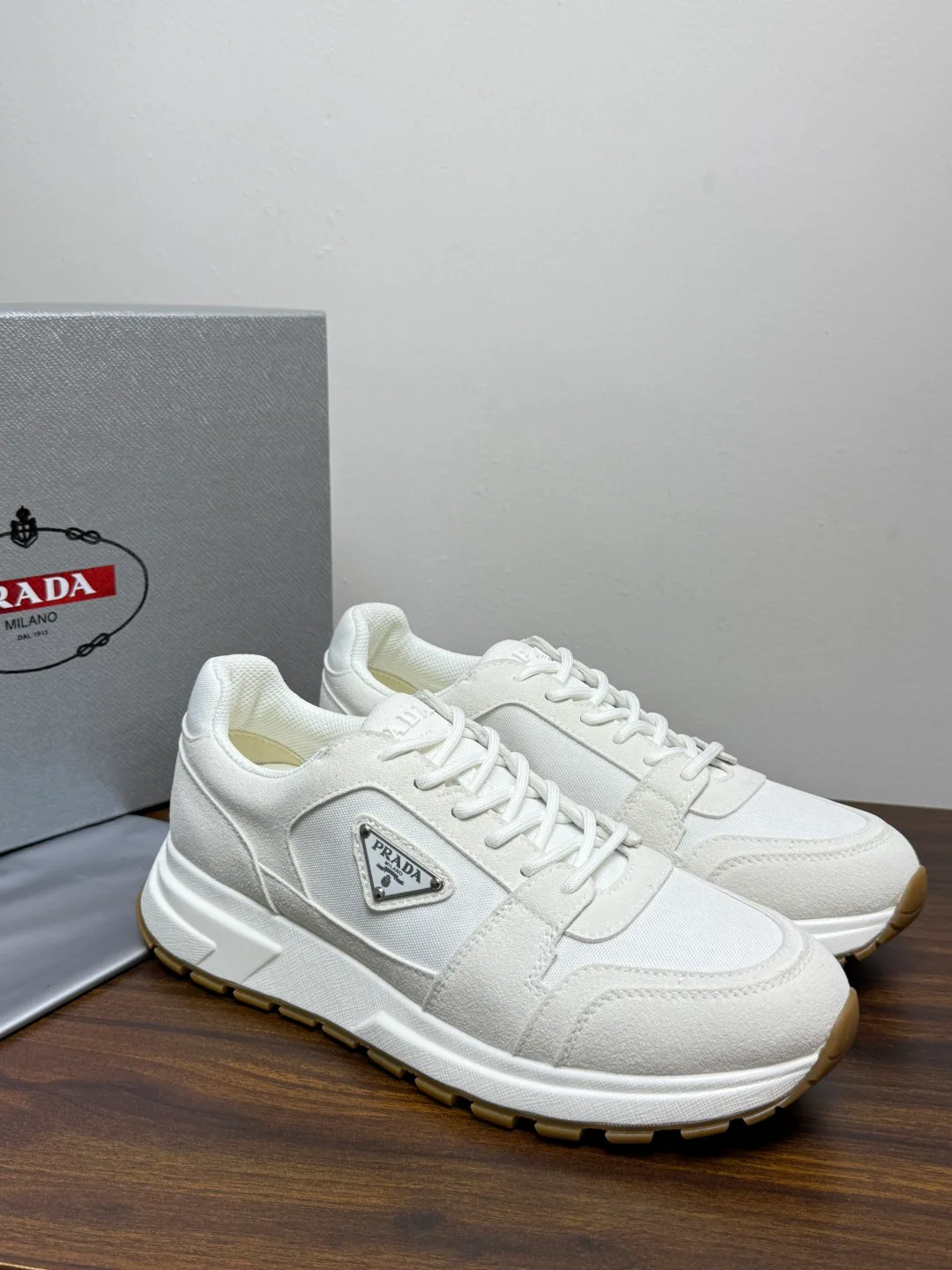 Кроссовки Мужские Prada 19110512