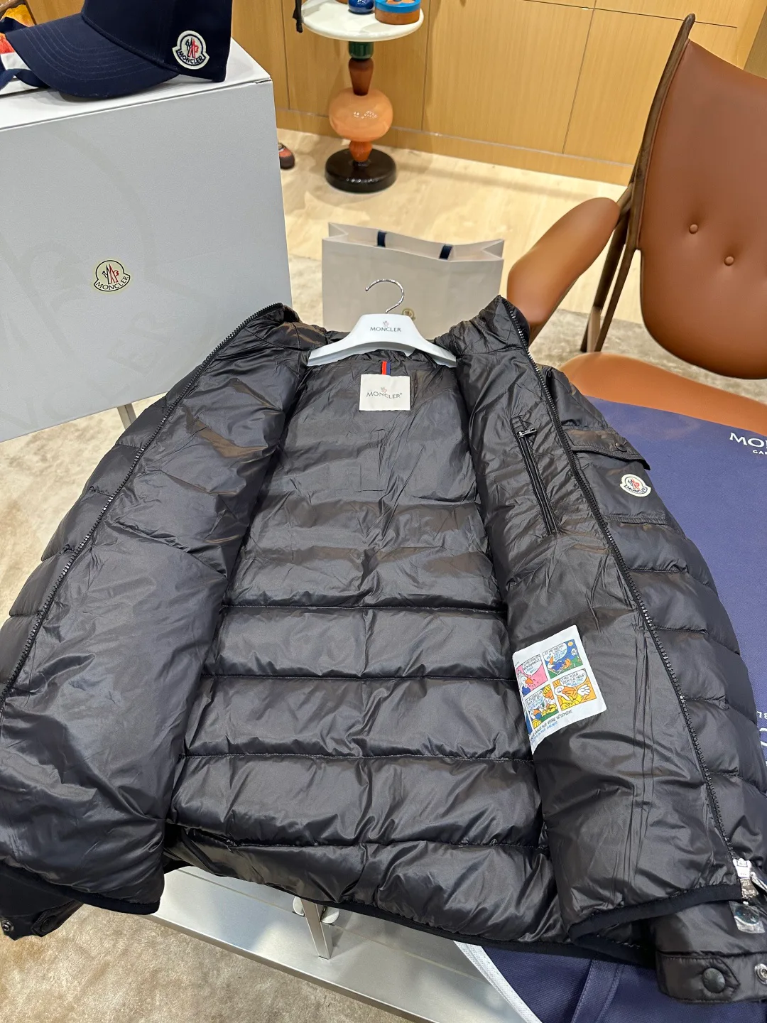 Куртки И Пуховики Мужские Moncler 18209649