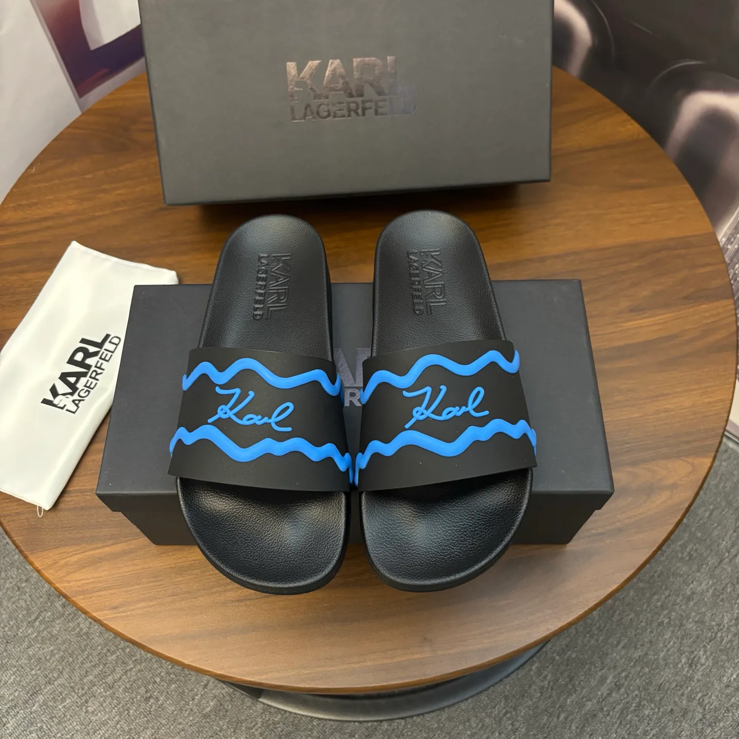 Шлепанцы Женские Karl Lagerfeld 11001547