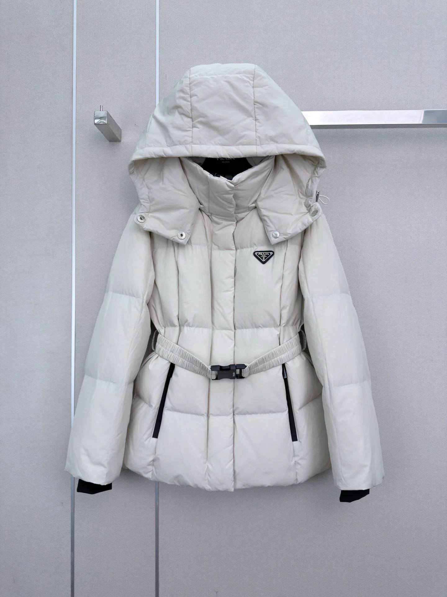 Куртки И Пуховики Женские Prada 18056368