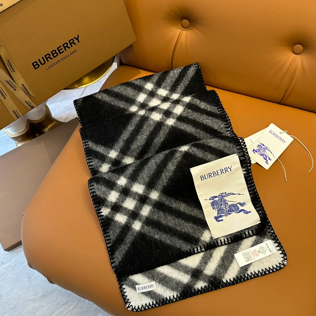 Шарфы Burberry 18401215