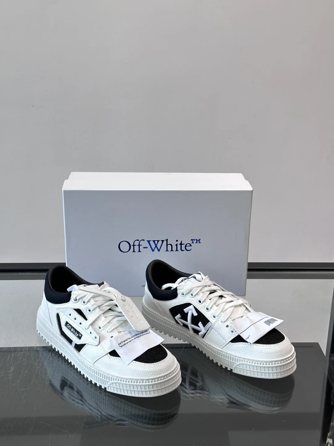Кроссовки Женские Off-White 18102419