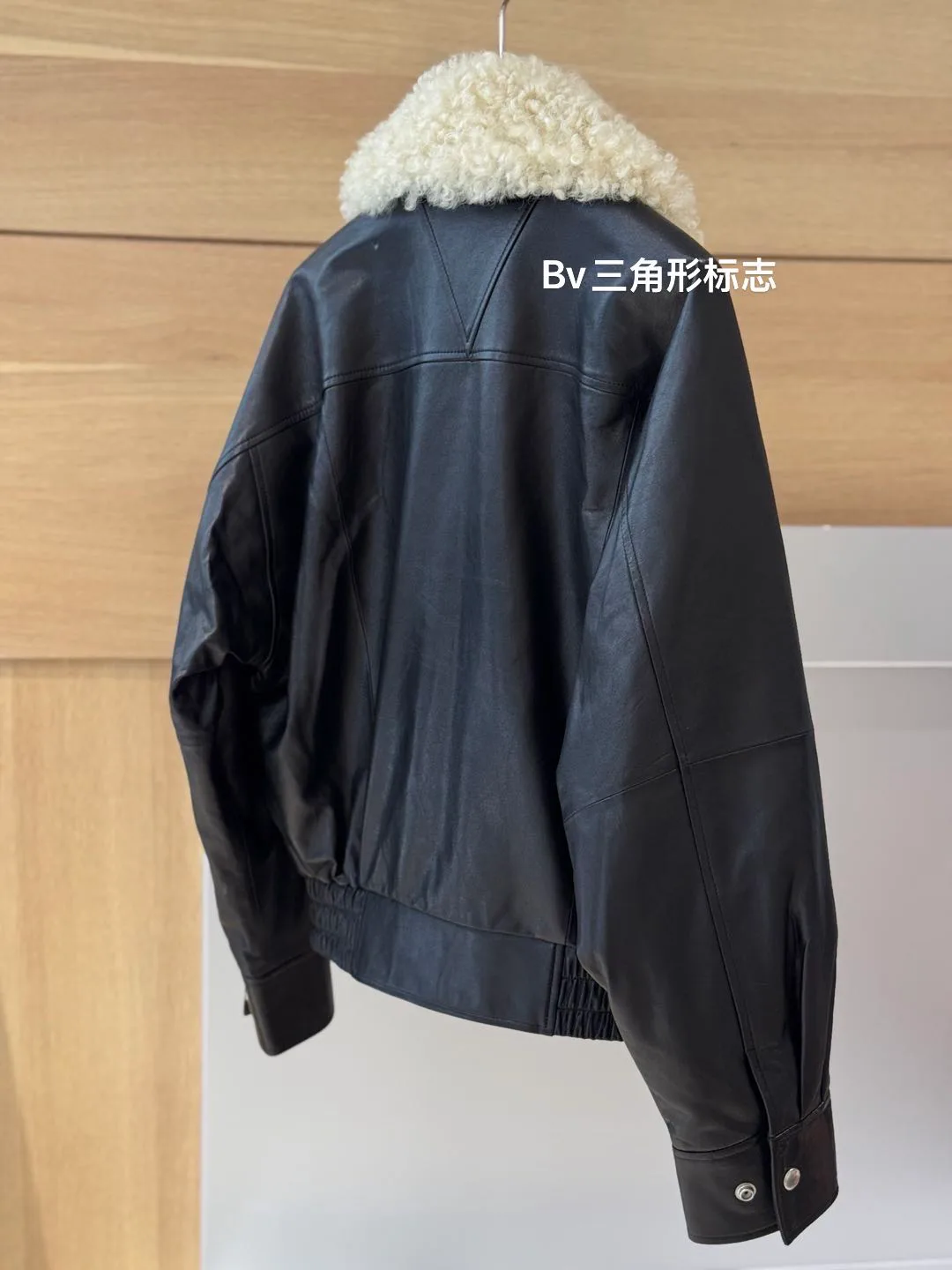 Кожаные Куртки И Дублёнки Женские Bottega Veneta 282367