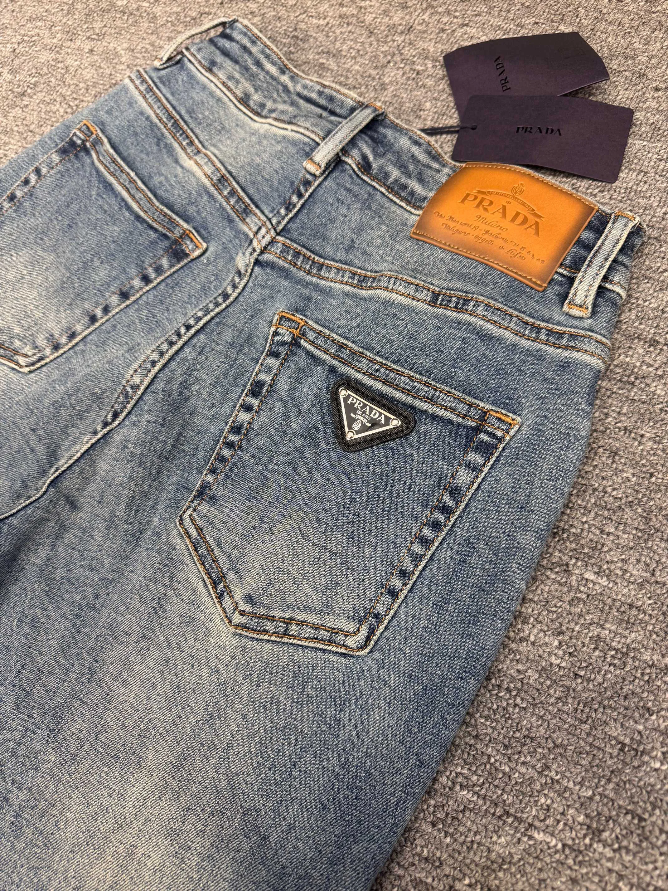 Джинсы Женские Prada 11676670