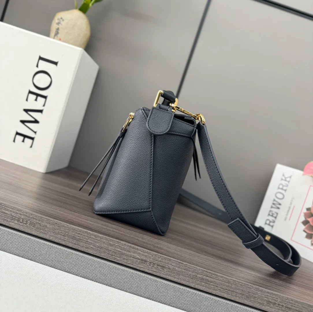 Классические Сумки Женские Loewe 11513681