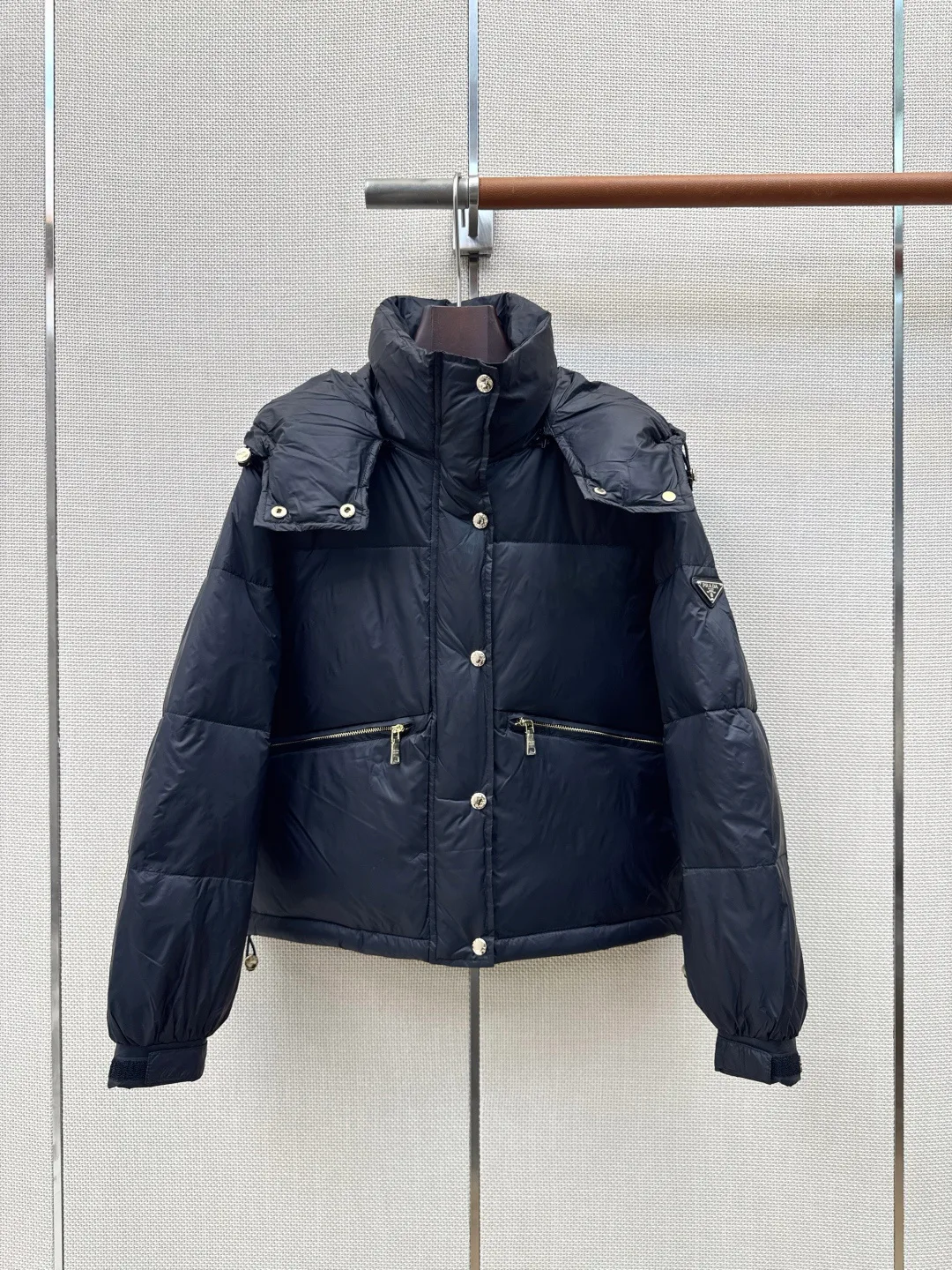 Куртки И Пуховики Женские Prada 18398214