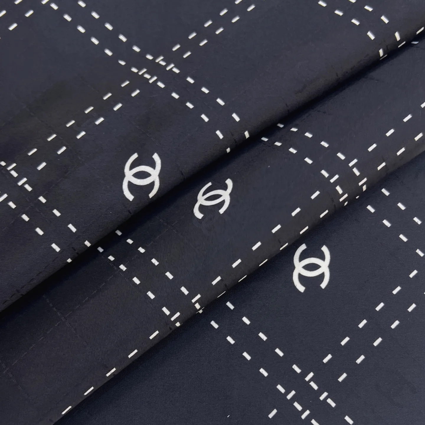 Платки Chanel 13575395