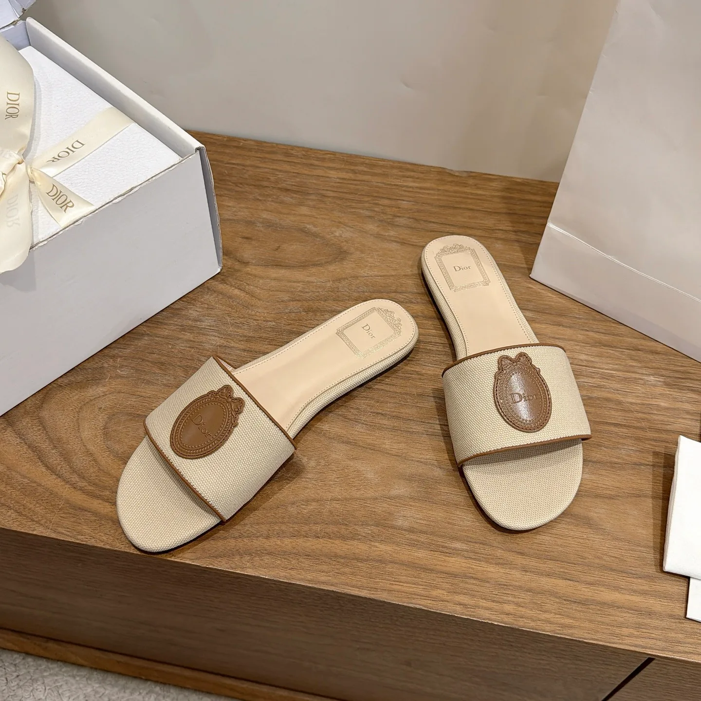 Шлепанцы Женские Christian Dior 17947081