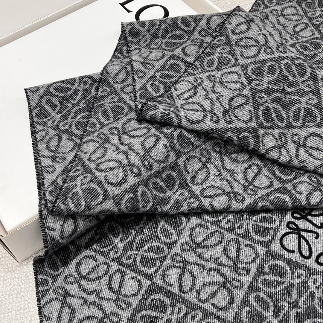 Шарфы Loewe 17991974