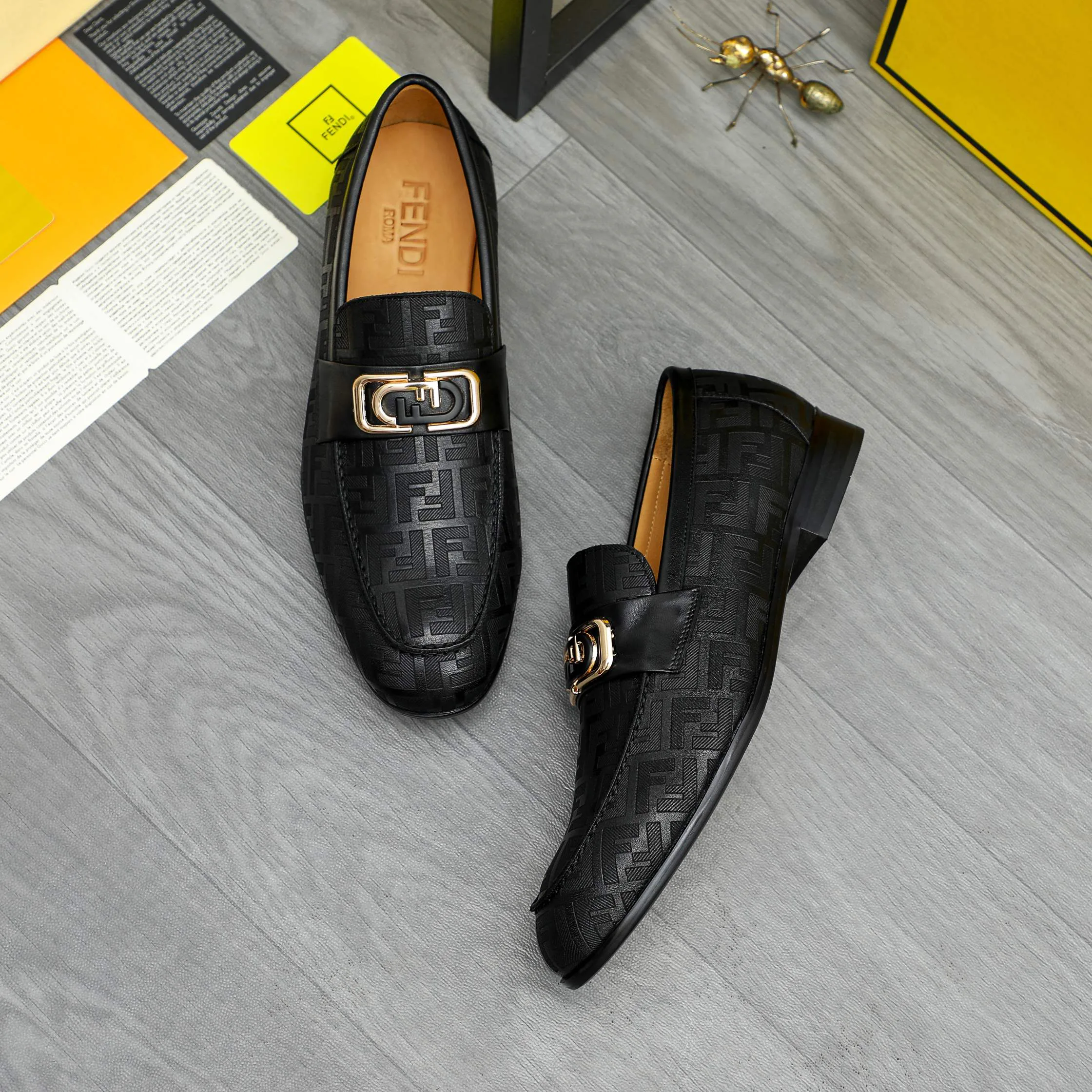 Лоферы И Туфли Мужские Fendi 18311603