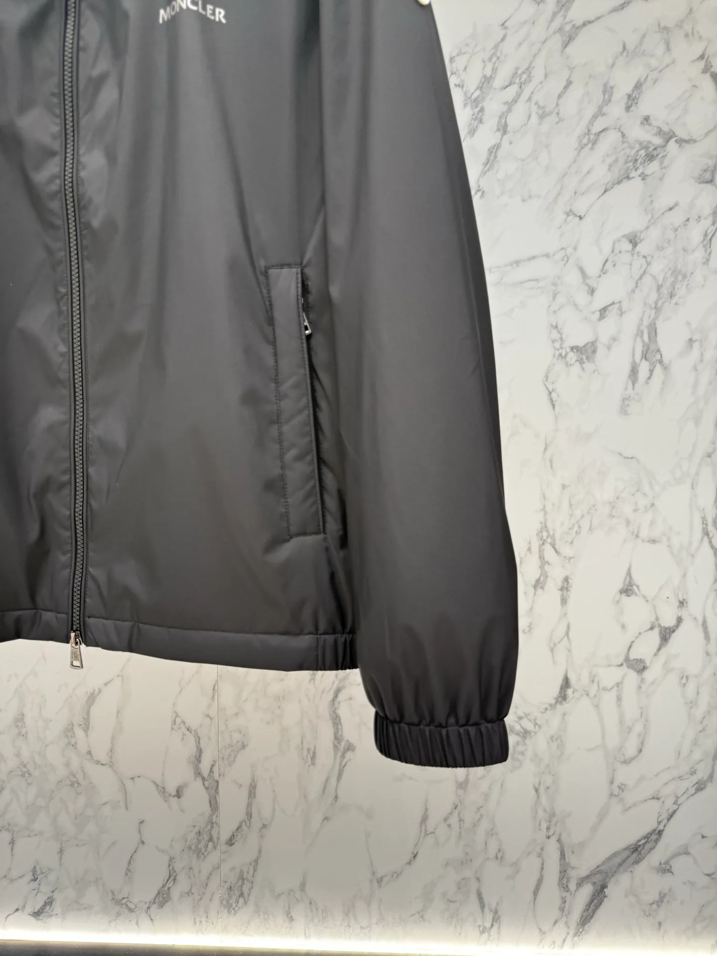 Куртки И Пуховики Мужские Moncler 17944107