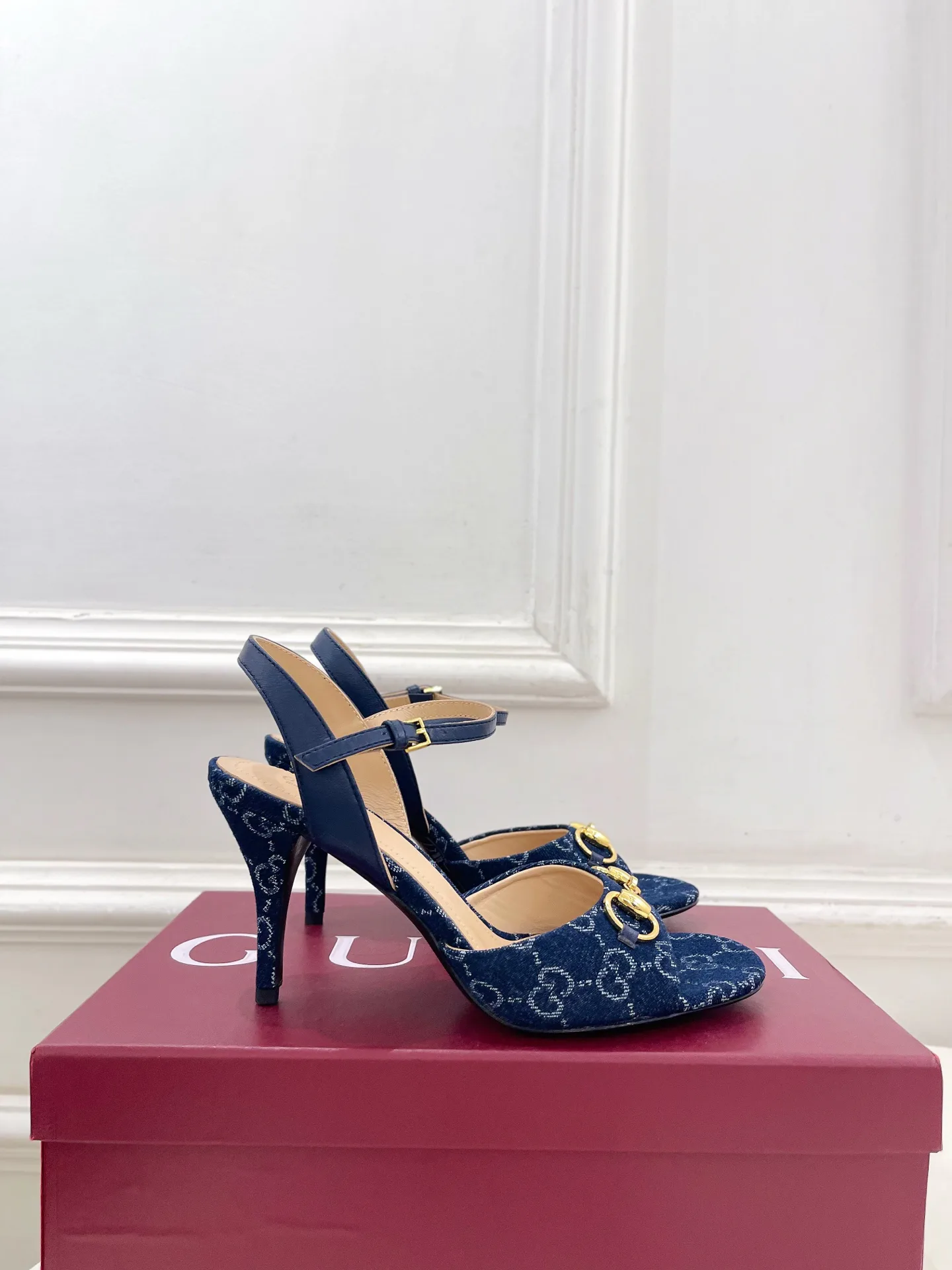 Босоножки Женские Gucci 13218180