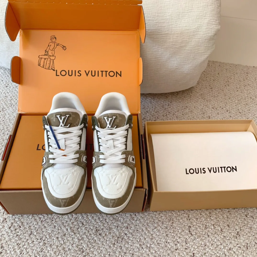 Кроссовки Женские Louis Vuitton 18625656