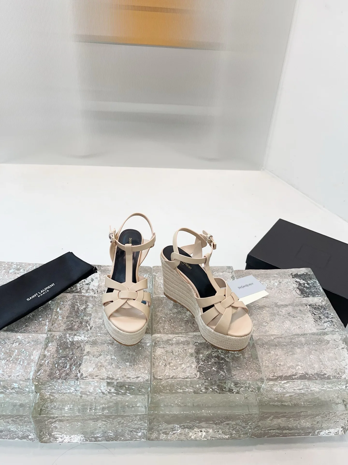 Босоножки Женские Saint Laurent 11278404