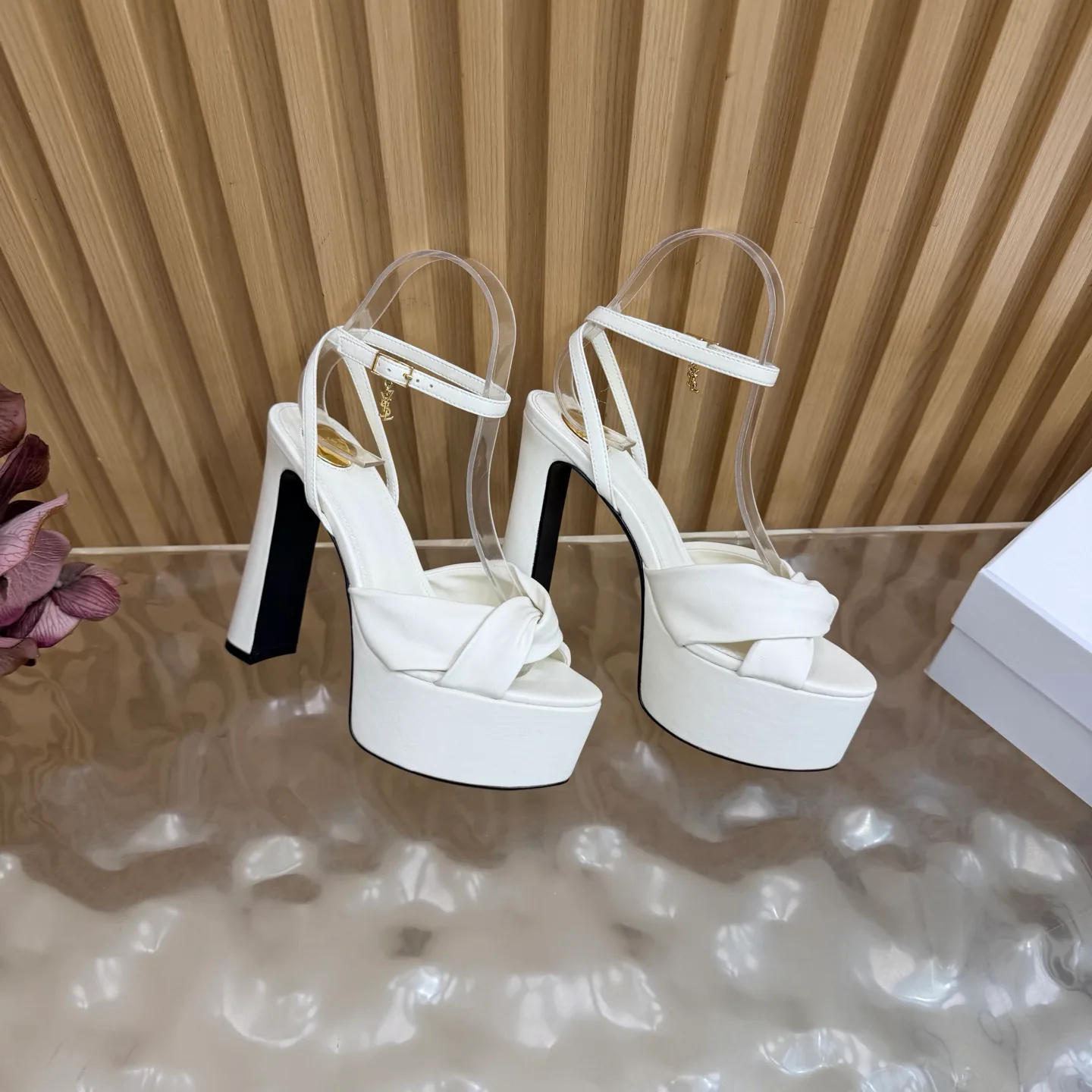 Босоножки Женские Saint Laurent 18235640