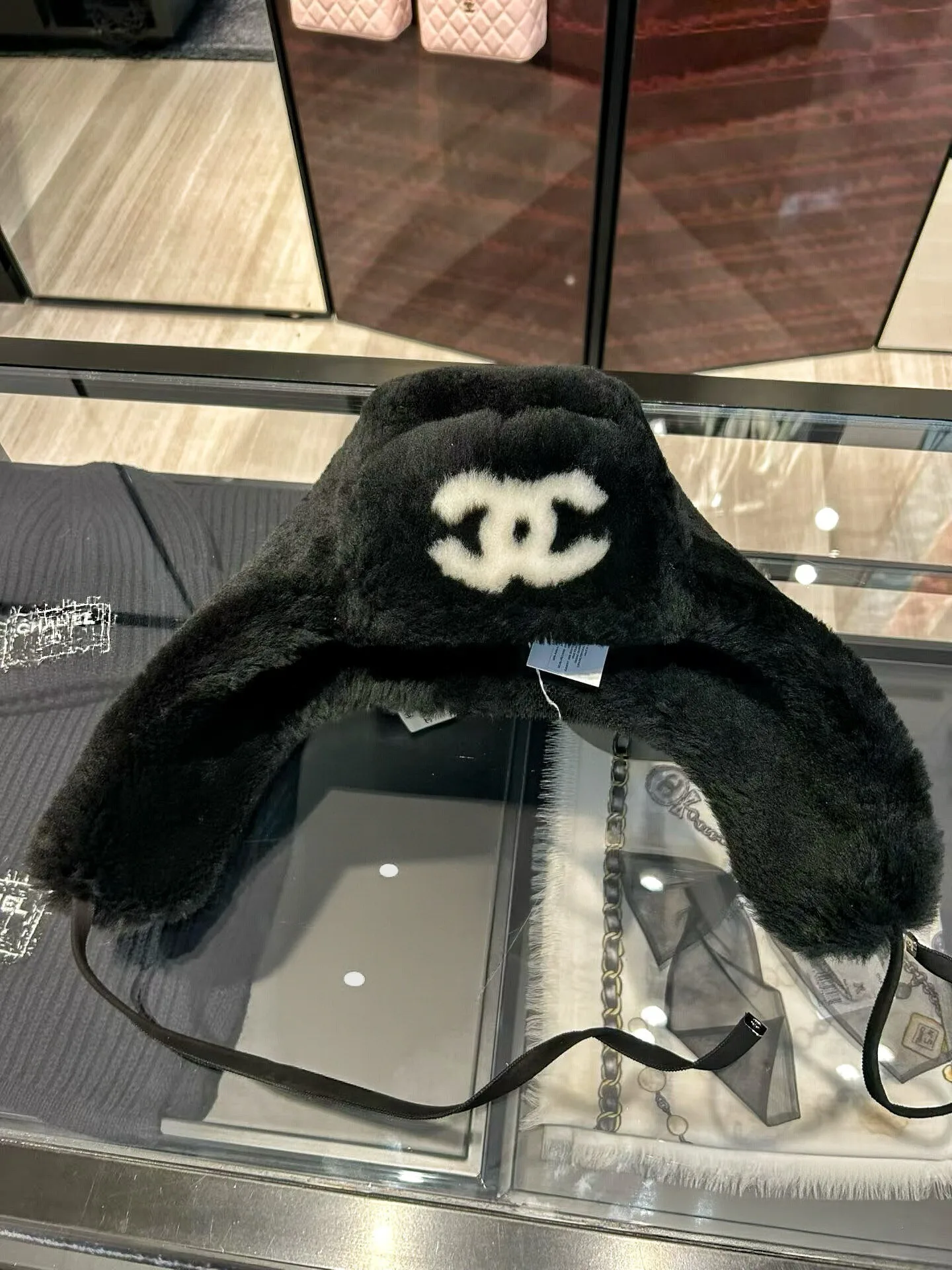 Головные Уборы Chanel 18347945