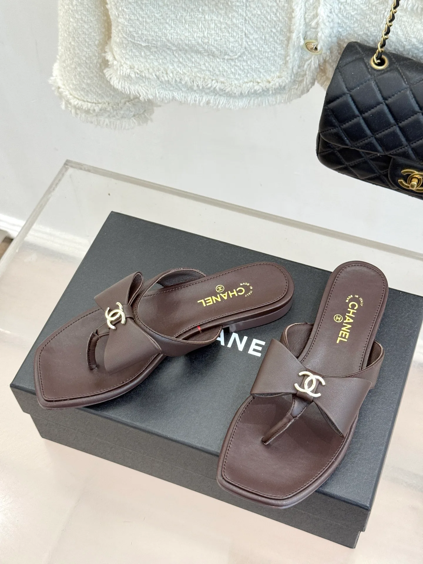 Шлепанцы Женские Chanel 16965744