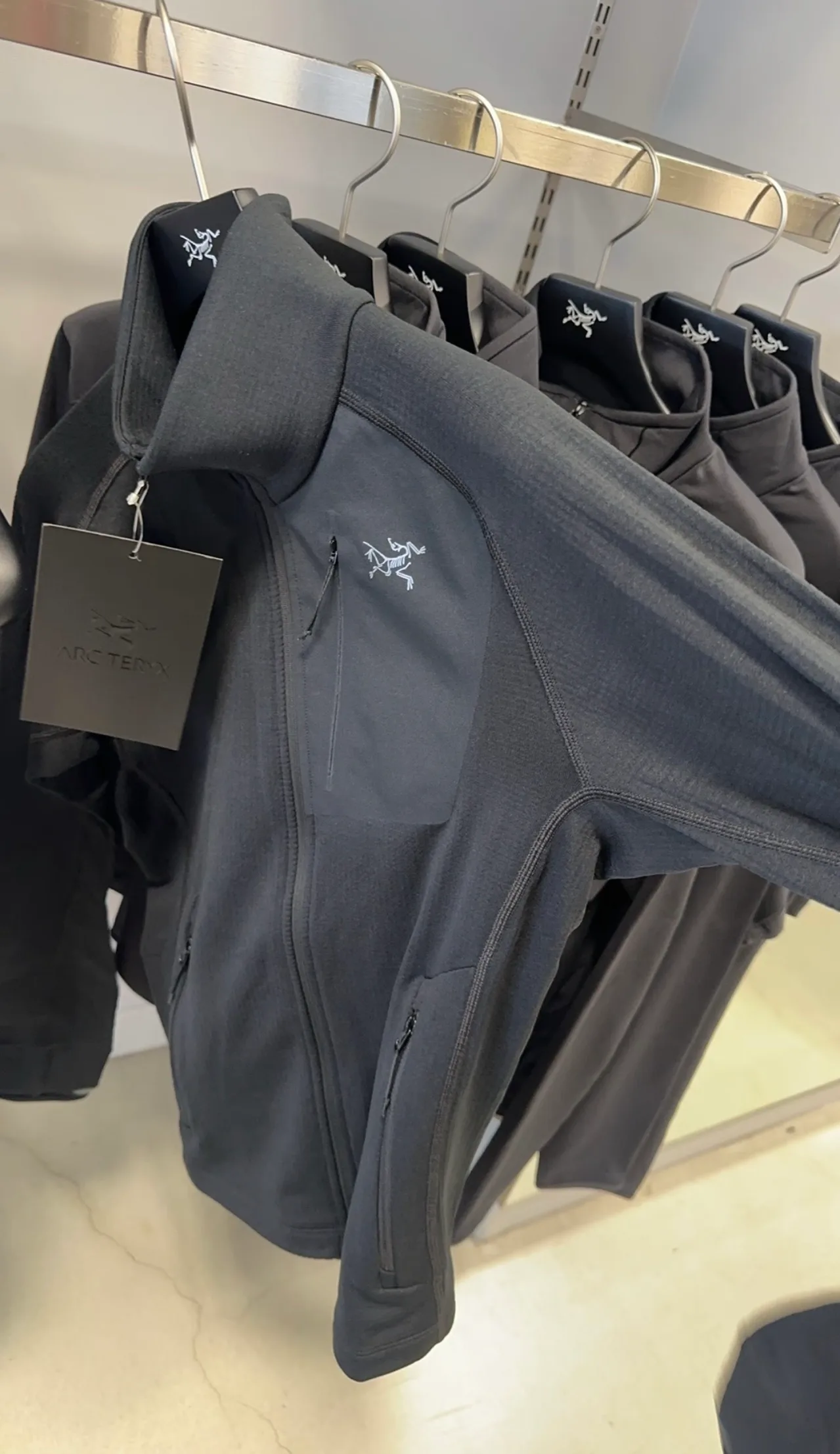 Куртки И Пуховики Женские Arcteryx 17912287