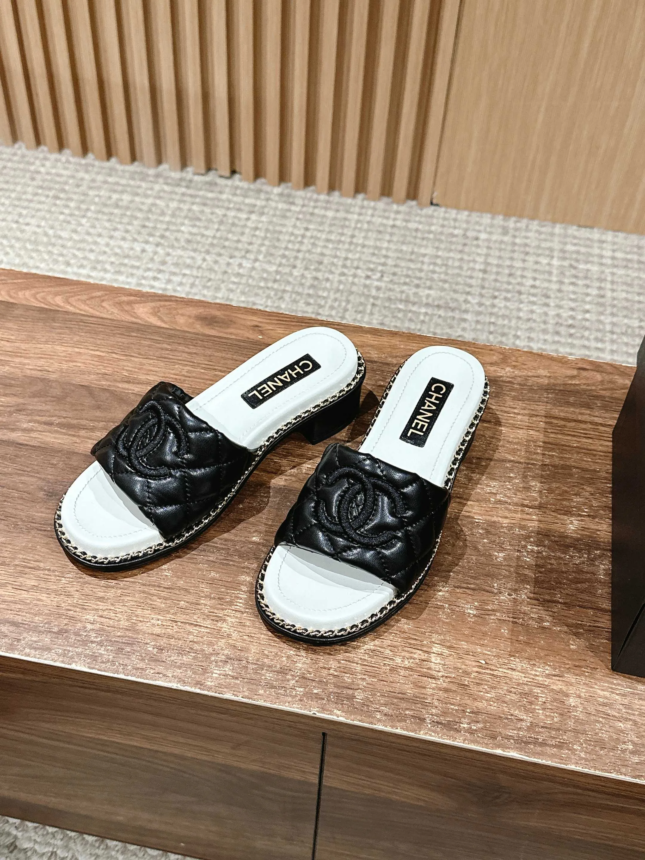 Шлепанцы Женские Chanel 33726