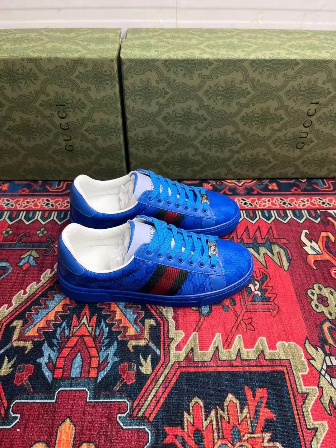 Кроссовки Женские Gucci 19081345