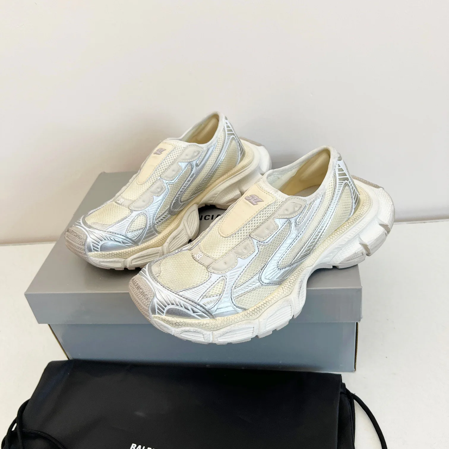 Кроссовки Женские Balenciaga 6428096