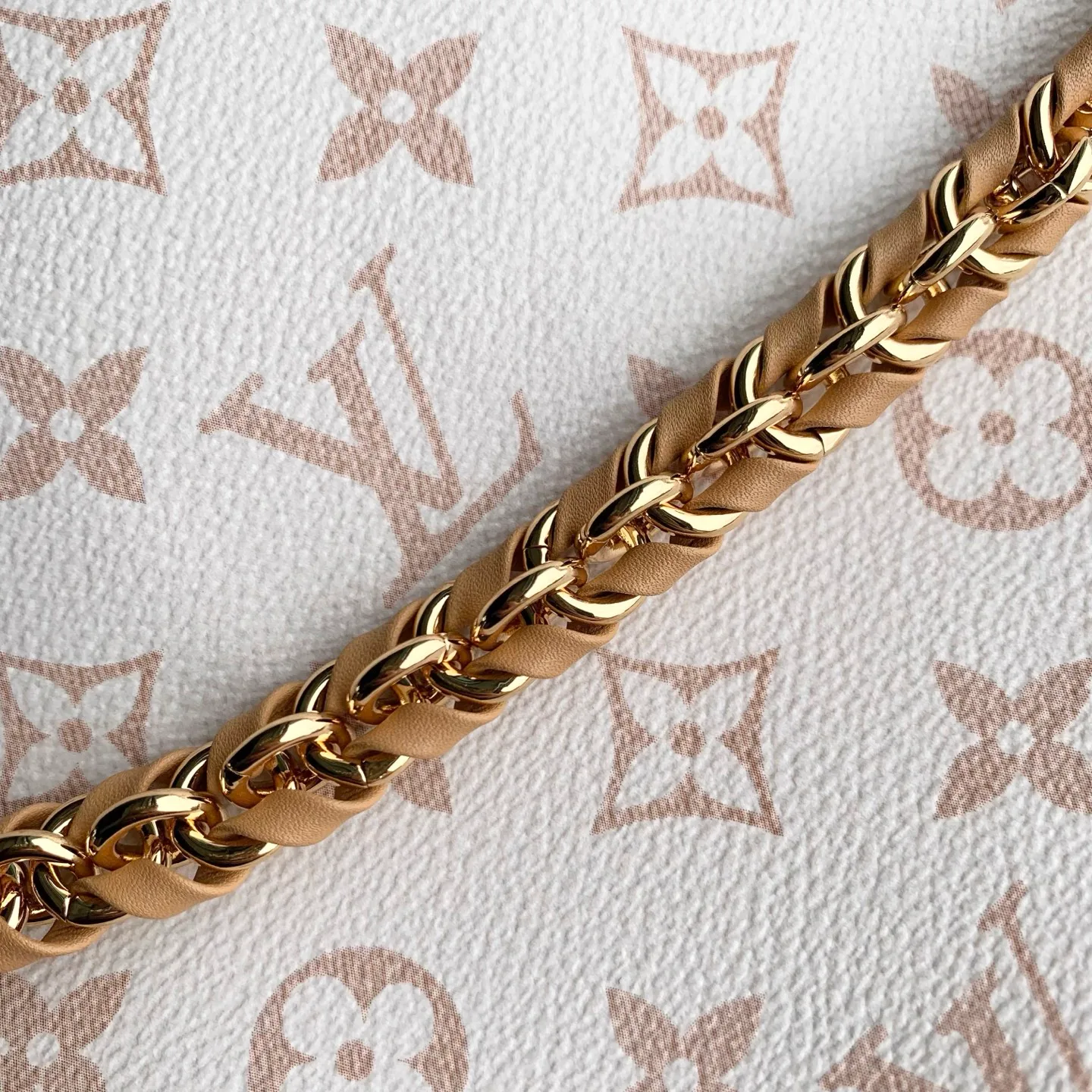 Сумки На Ремне Женские Louis Vuitton 18147520