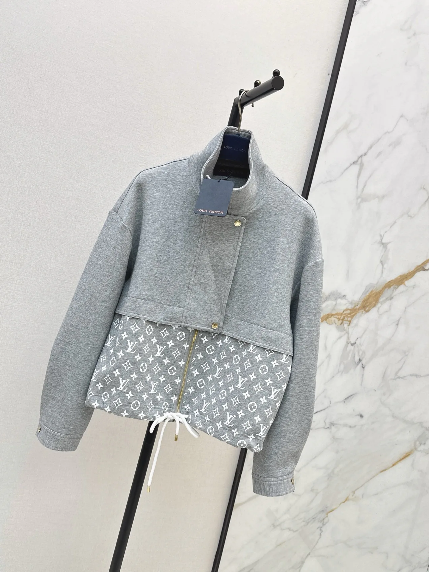 Куртки И Пуховики Женские Louis Vuitton 18423964