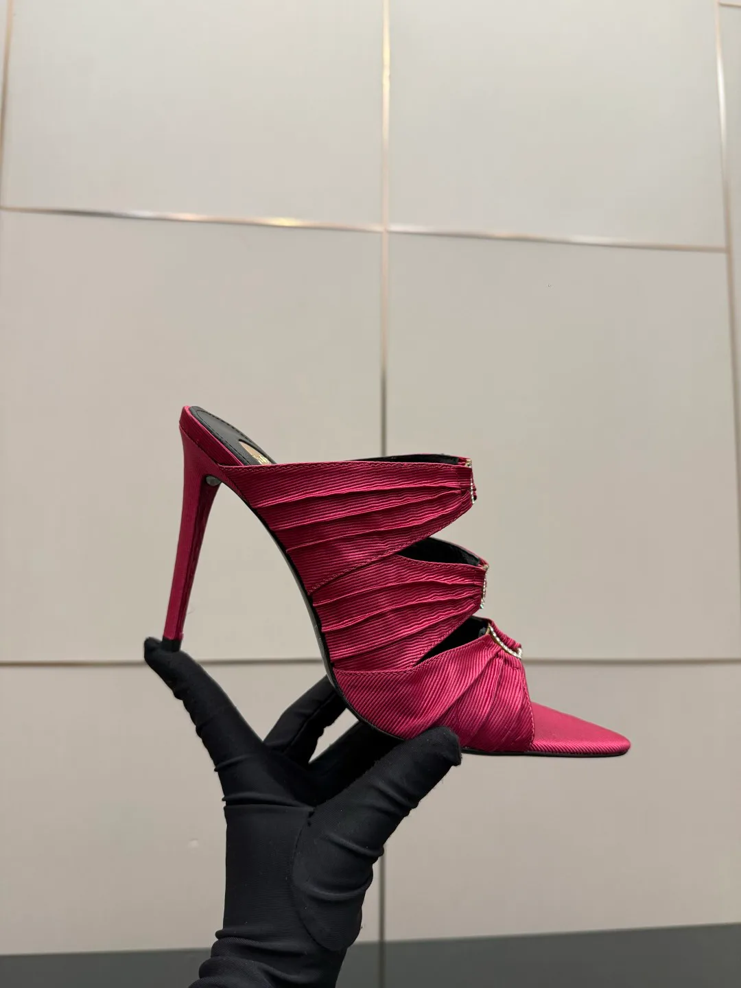 Сандалии Женские Saint Laurent 9317898