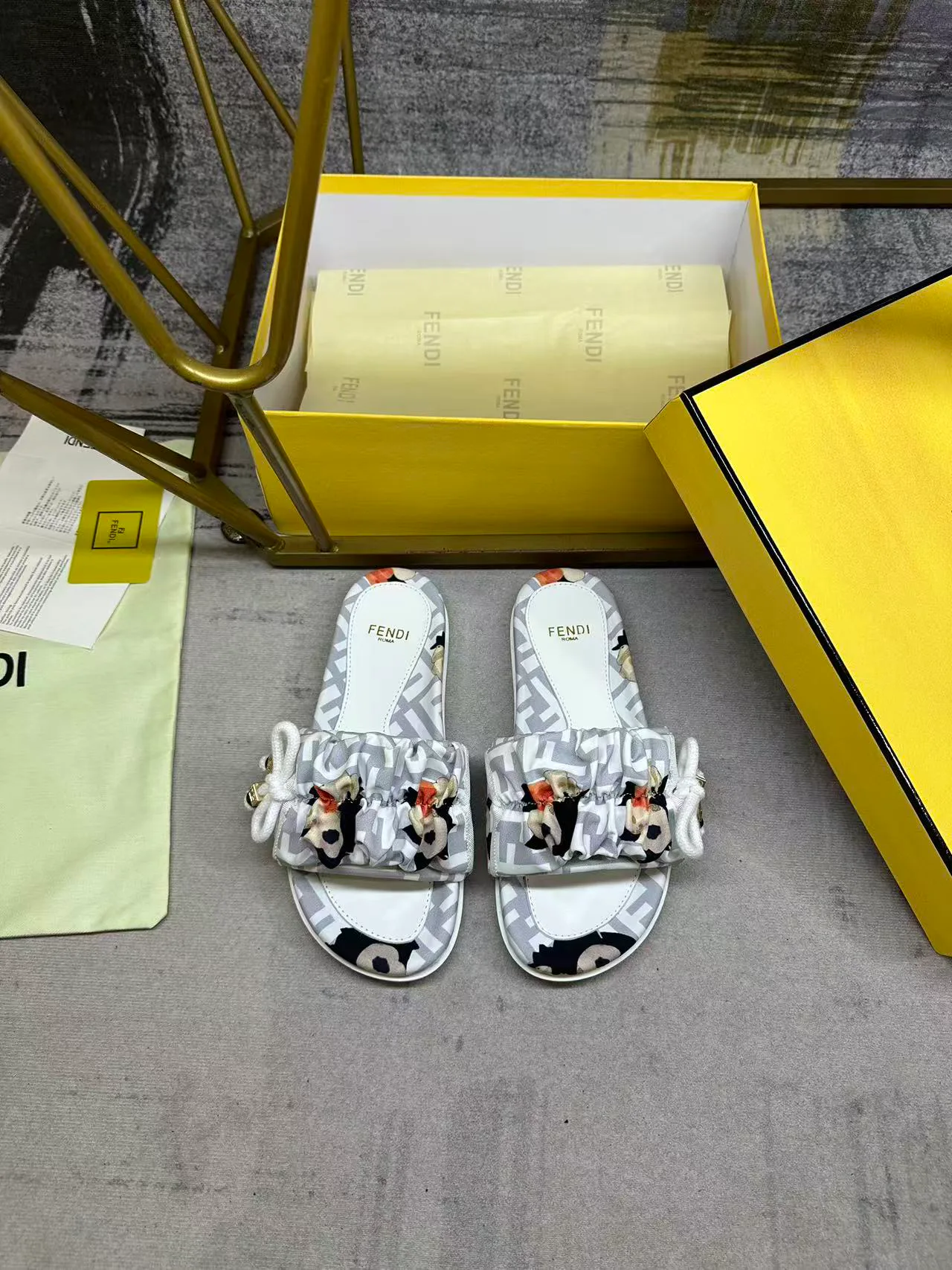 Сандалии Женские Fendi 11513184