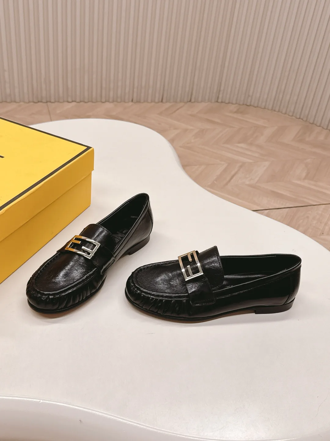 Лоферы Женские Fendi 234137