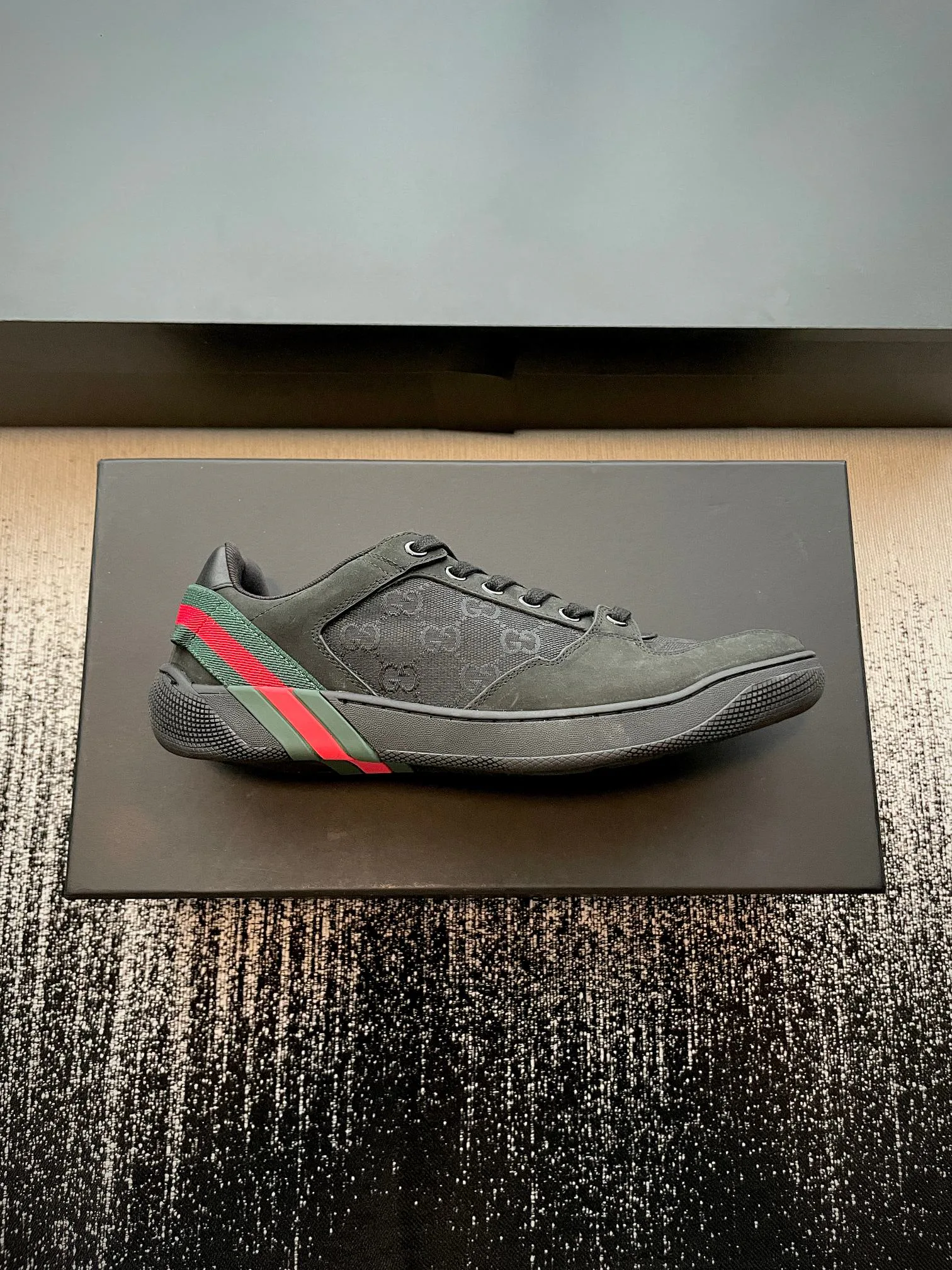 Кроссовки Женские Gucci 18766064