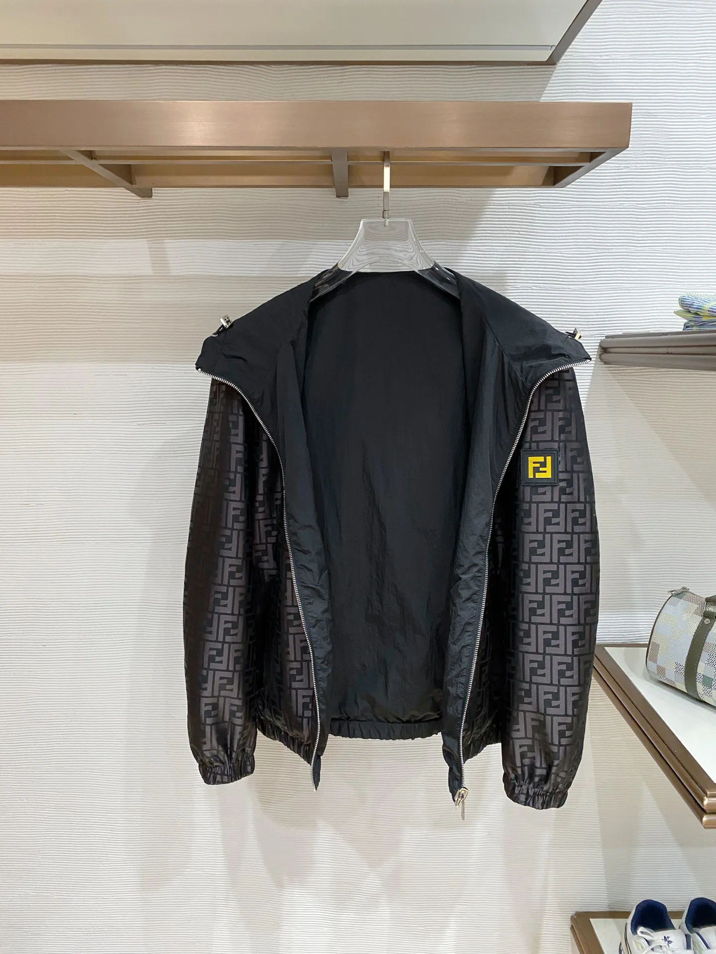 Пальто И Тренчи Мужские Fendi 11496531