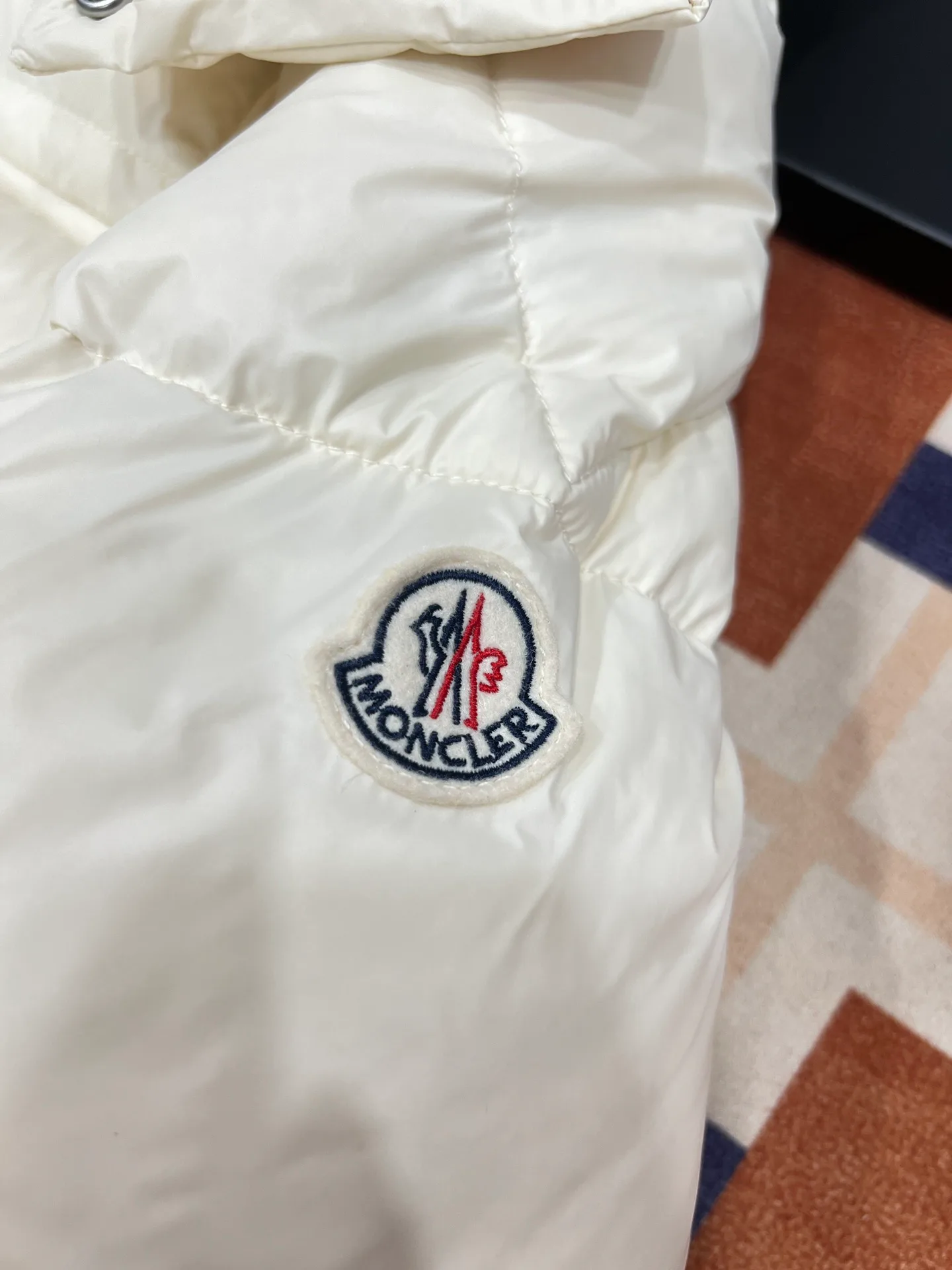 Куртки И Пуховики Женские Moncler 17888371