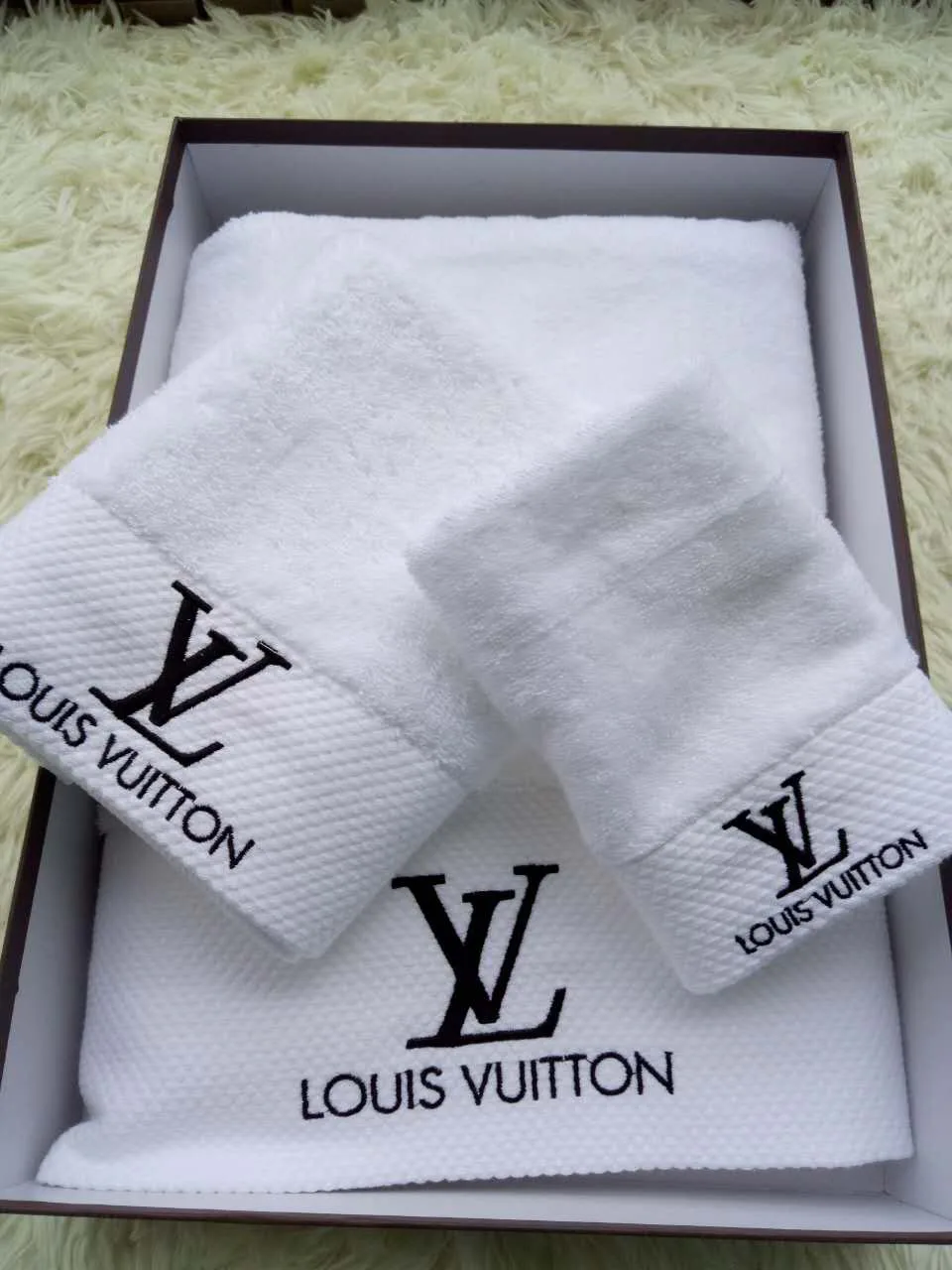 Текстиль Louis Vuitton 281210