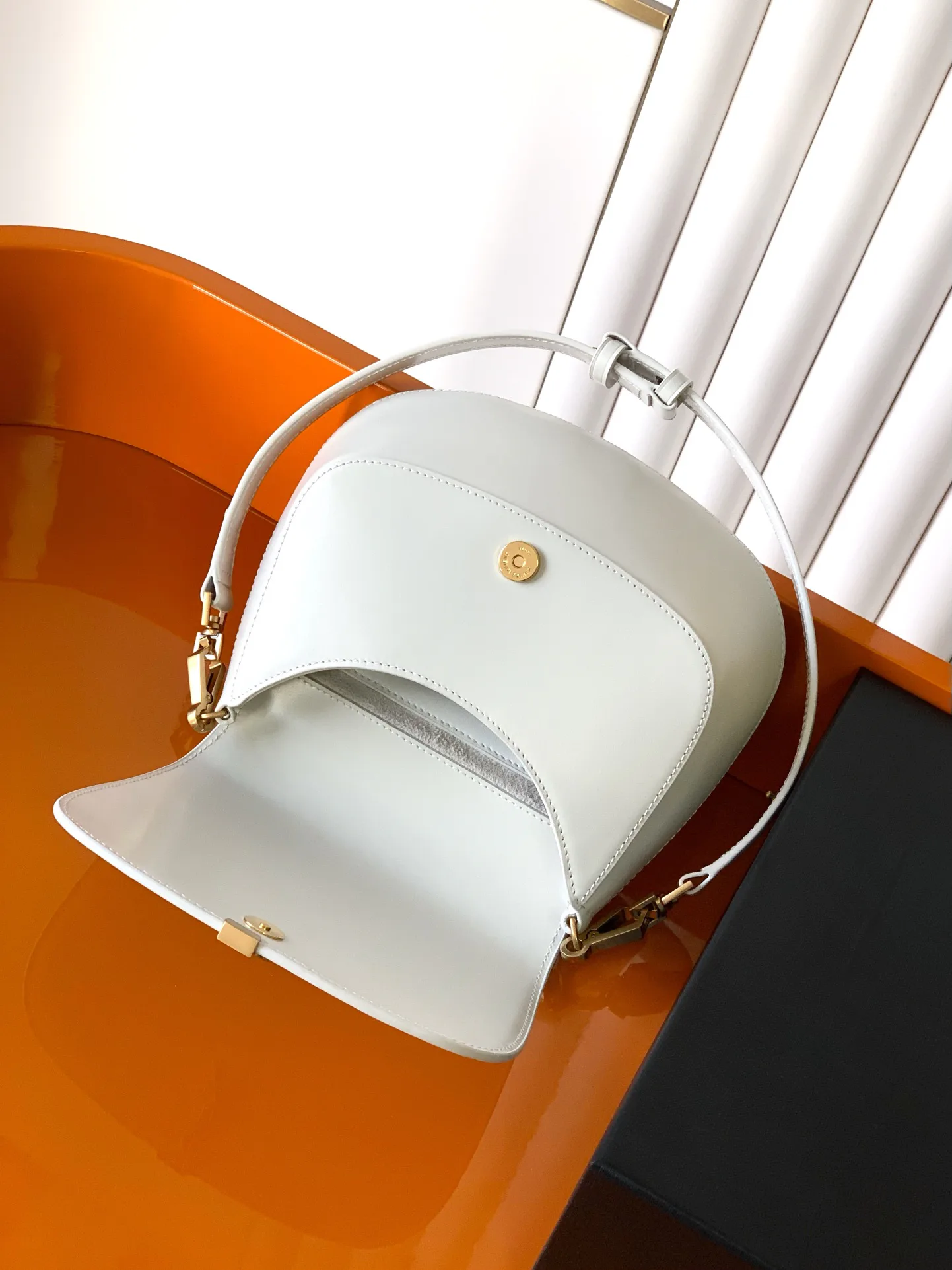 Сумки На Ремне Женские Saint Laurent 11309786