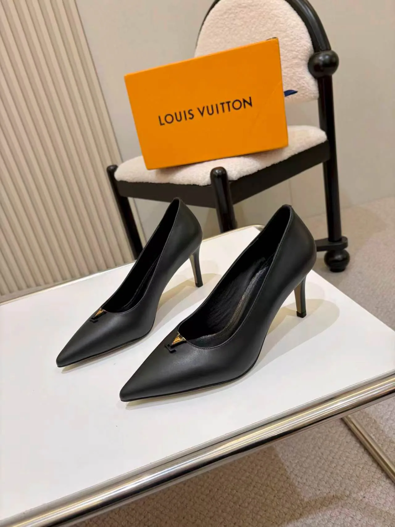 Туфли Женские Louis Vuitton 19763826