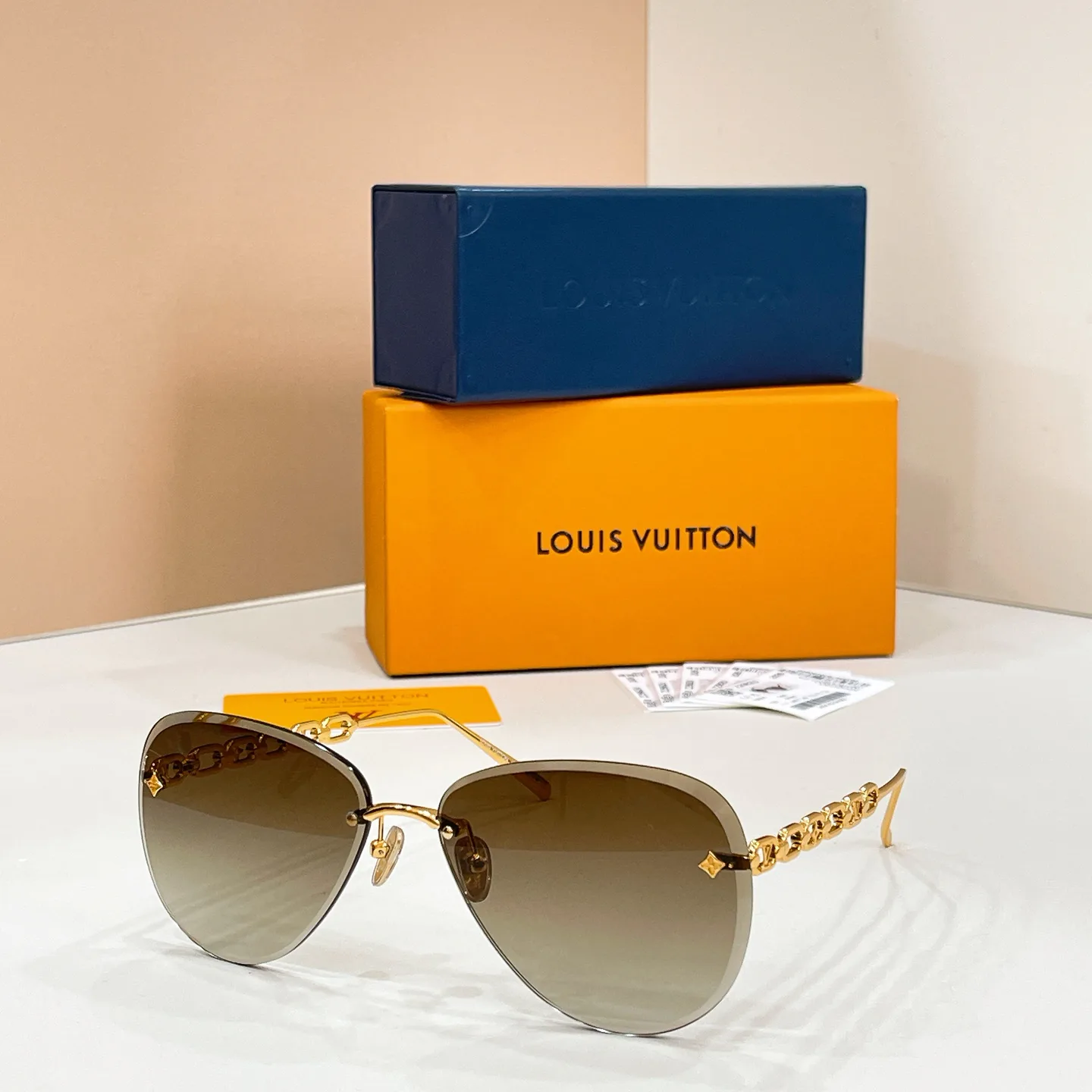 Очки Louis Vuitton 13576986