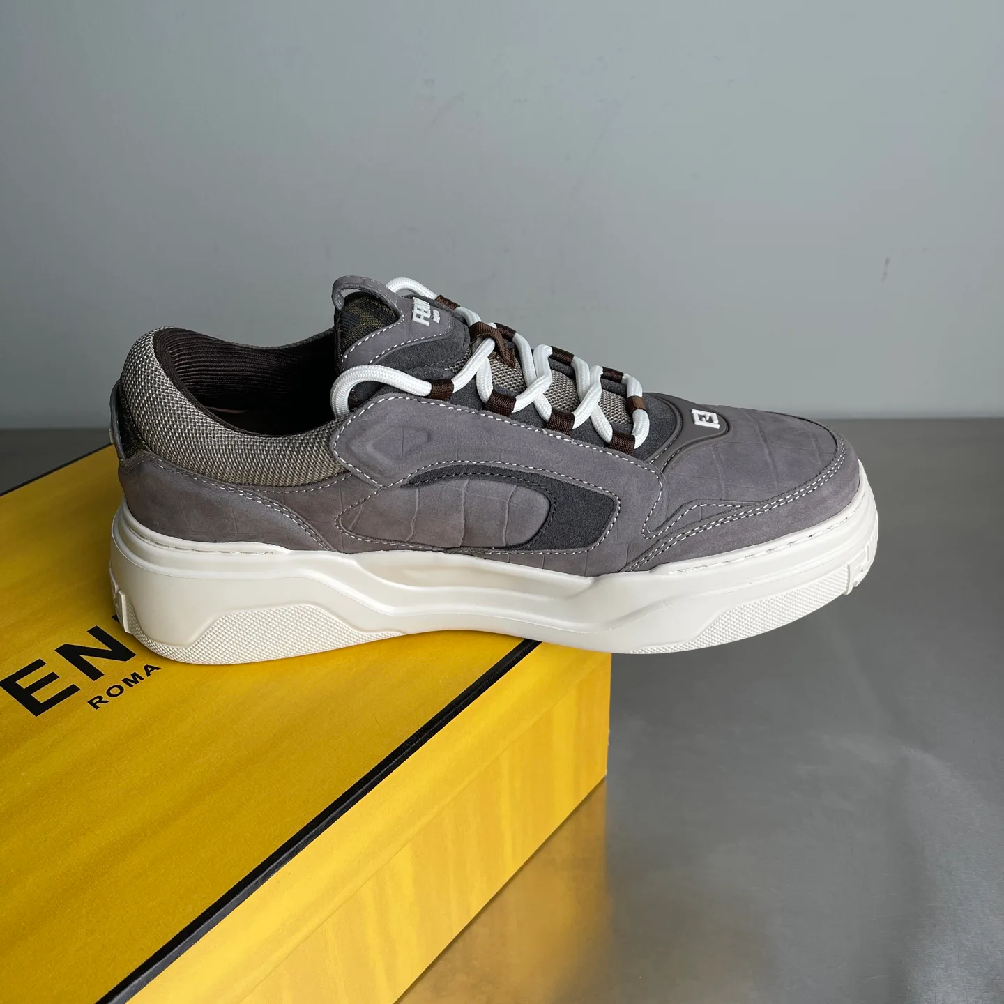 Кроссовки Мужские Fendi 9464406