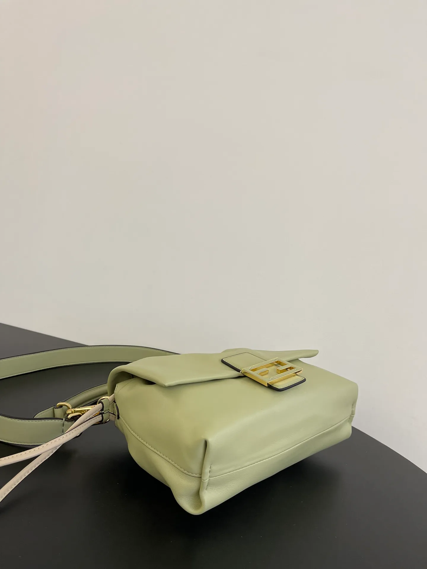 Классические Сумки Женские Fendi 13546213