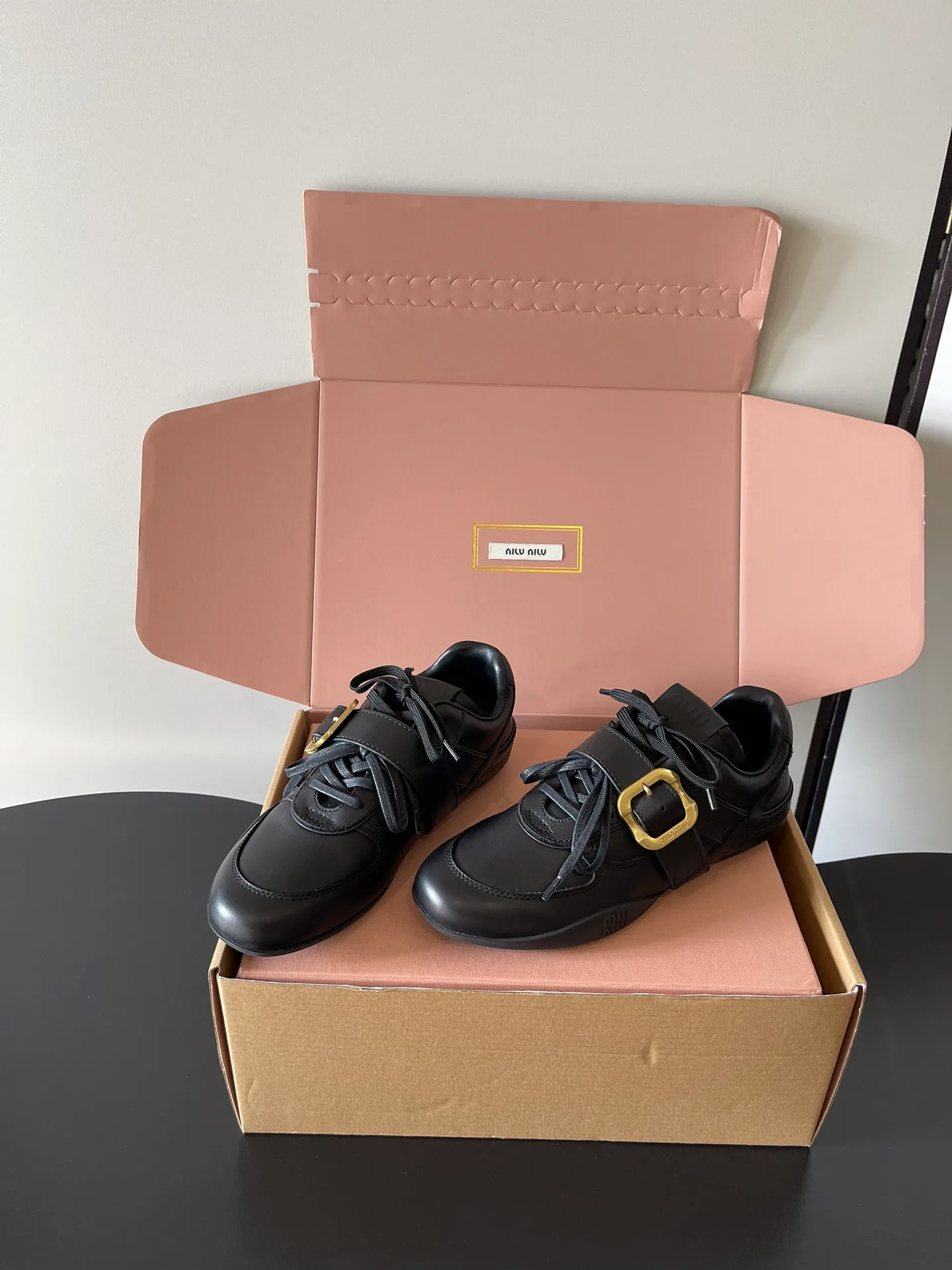 Кроссовки Женские Miu Miu 10655017
